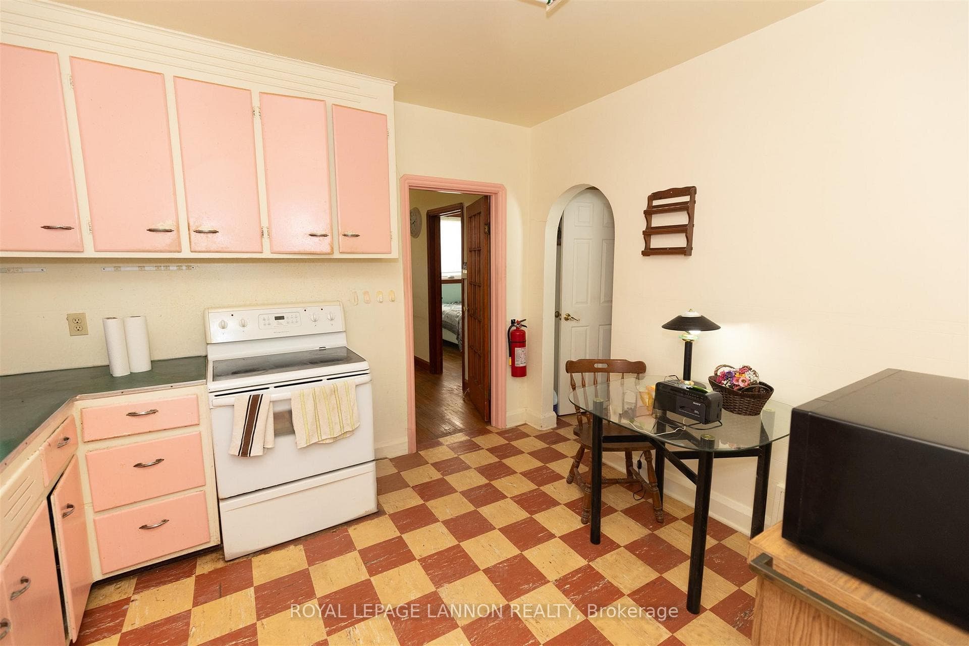 254 Egan Street photo 4