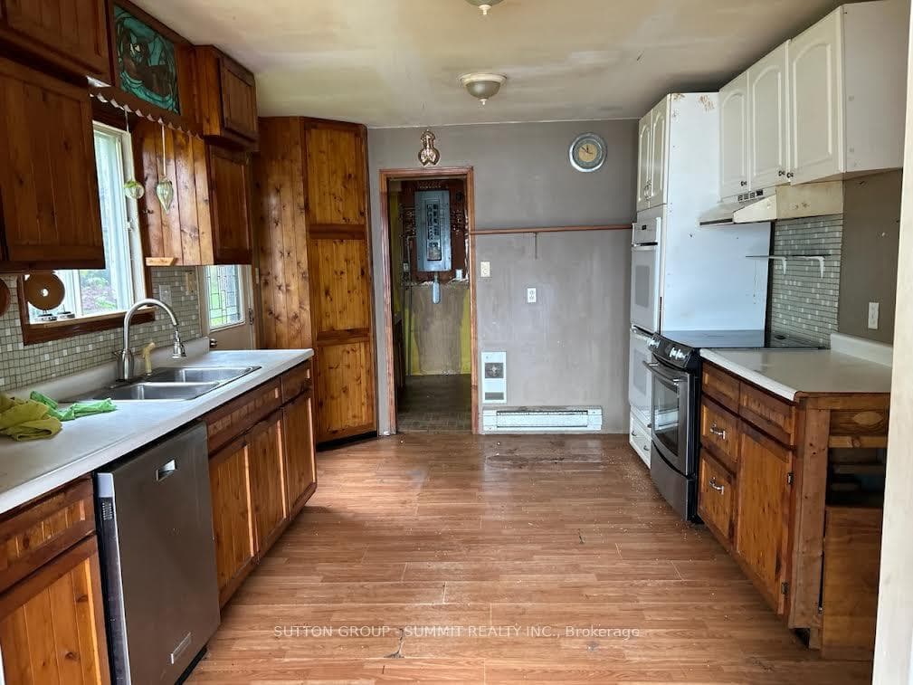 1453 Champlain Road photo 11