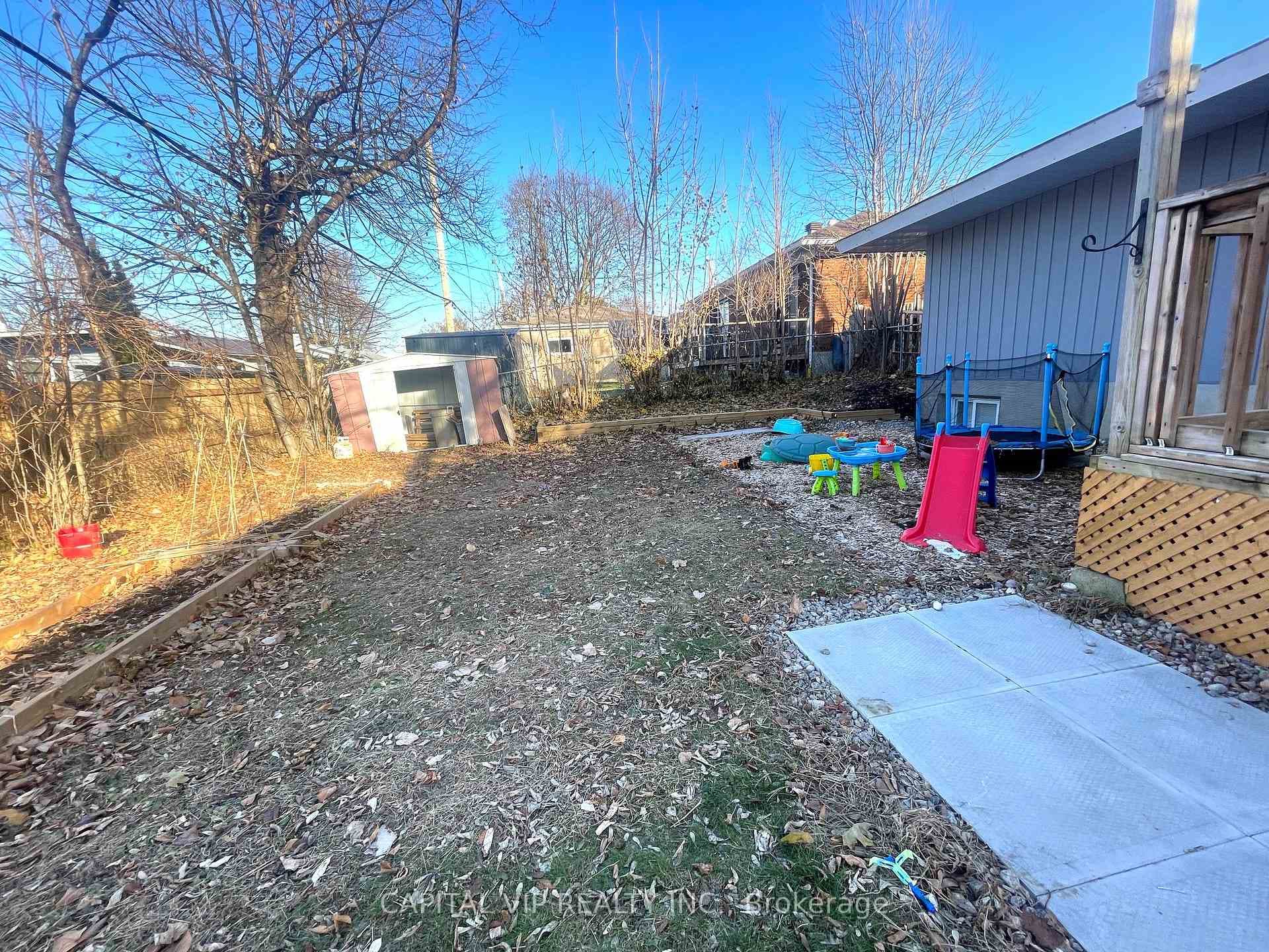 2367 Baseline Road photo 19