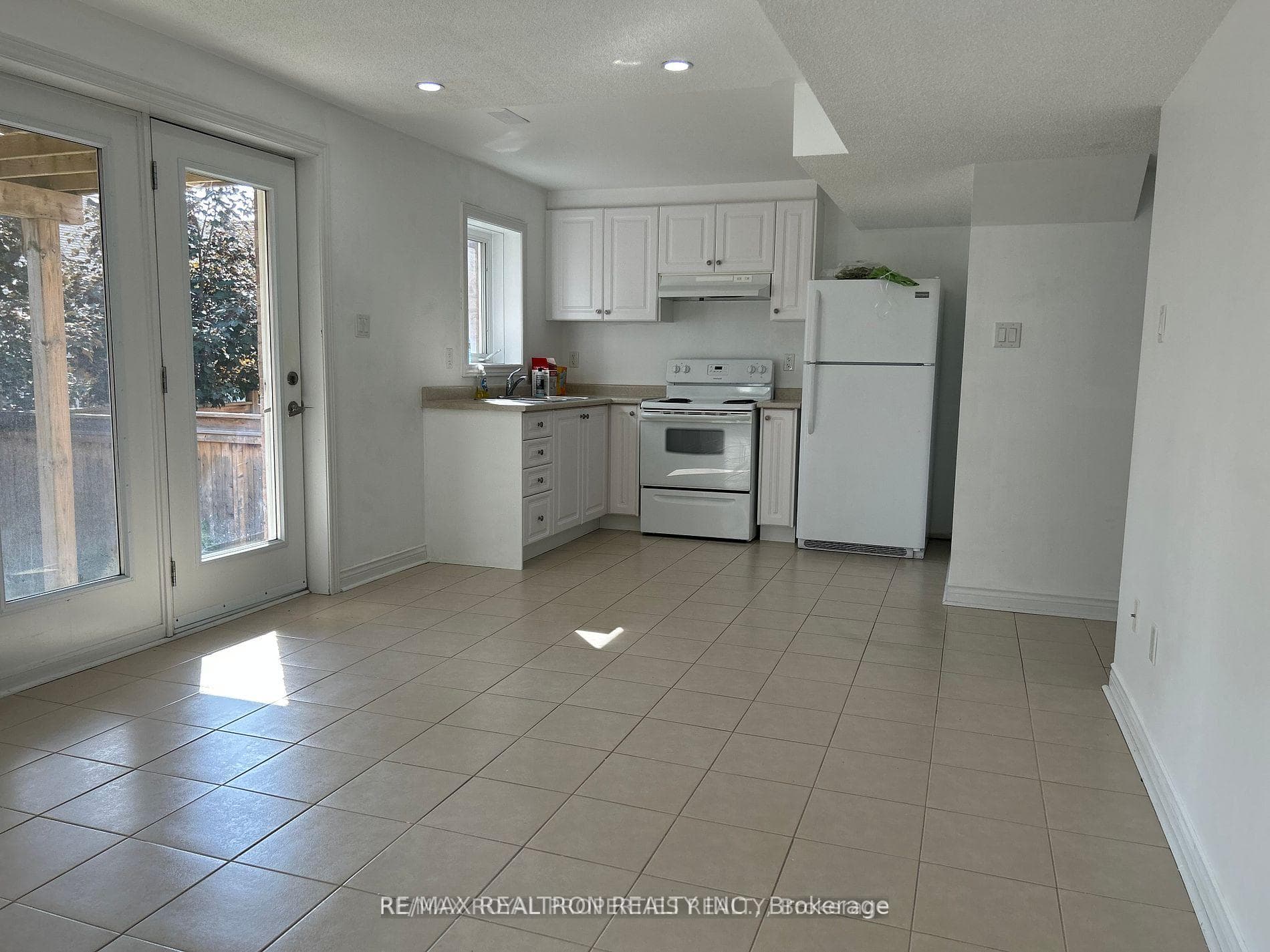 9 Keith-Wright Crescent Unit Basement photo 6