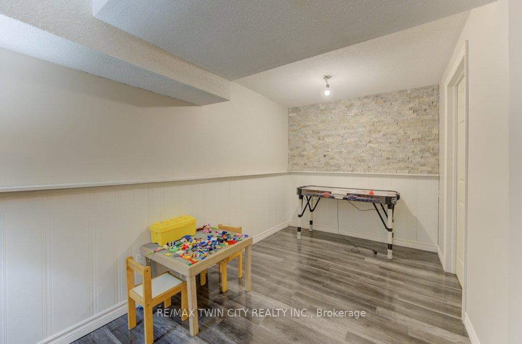 15 Deerwood Crescent photo 35