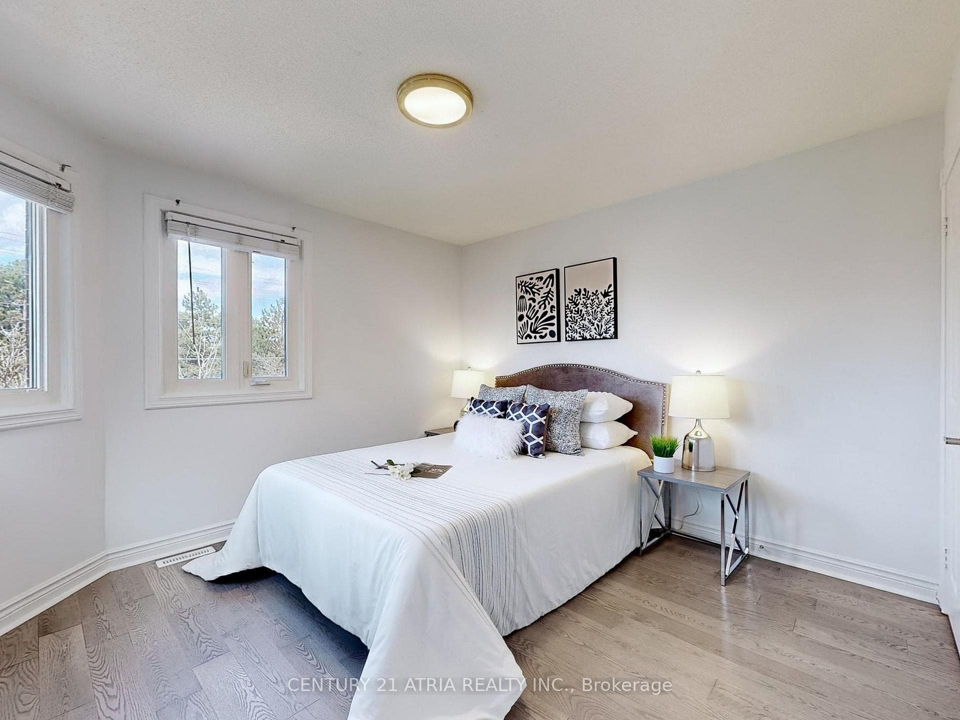 10 Fairholme Drive photo 22