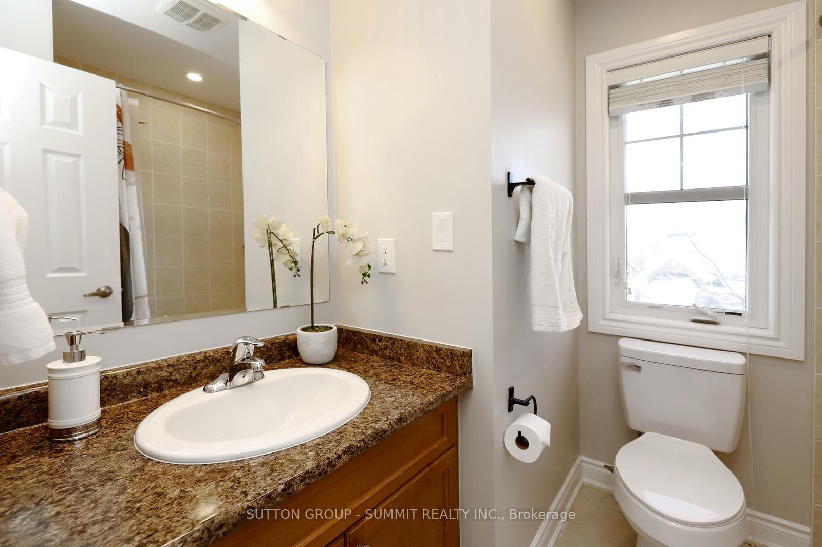 378 Blinco Terrace photo 30