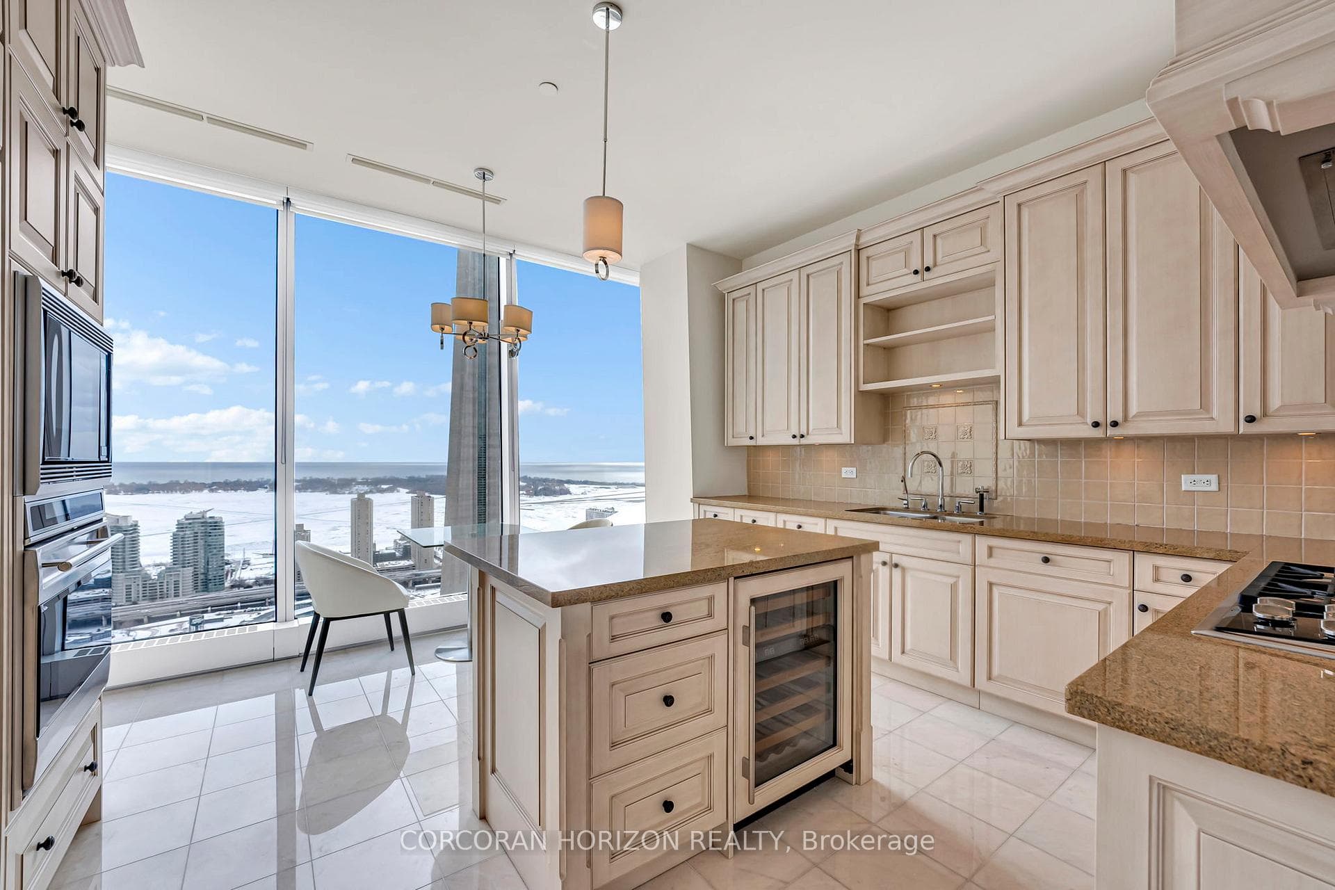 183 Wellington Street Unit 3505 photo 18