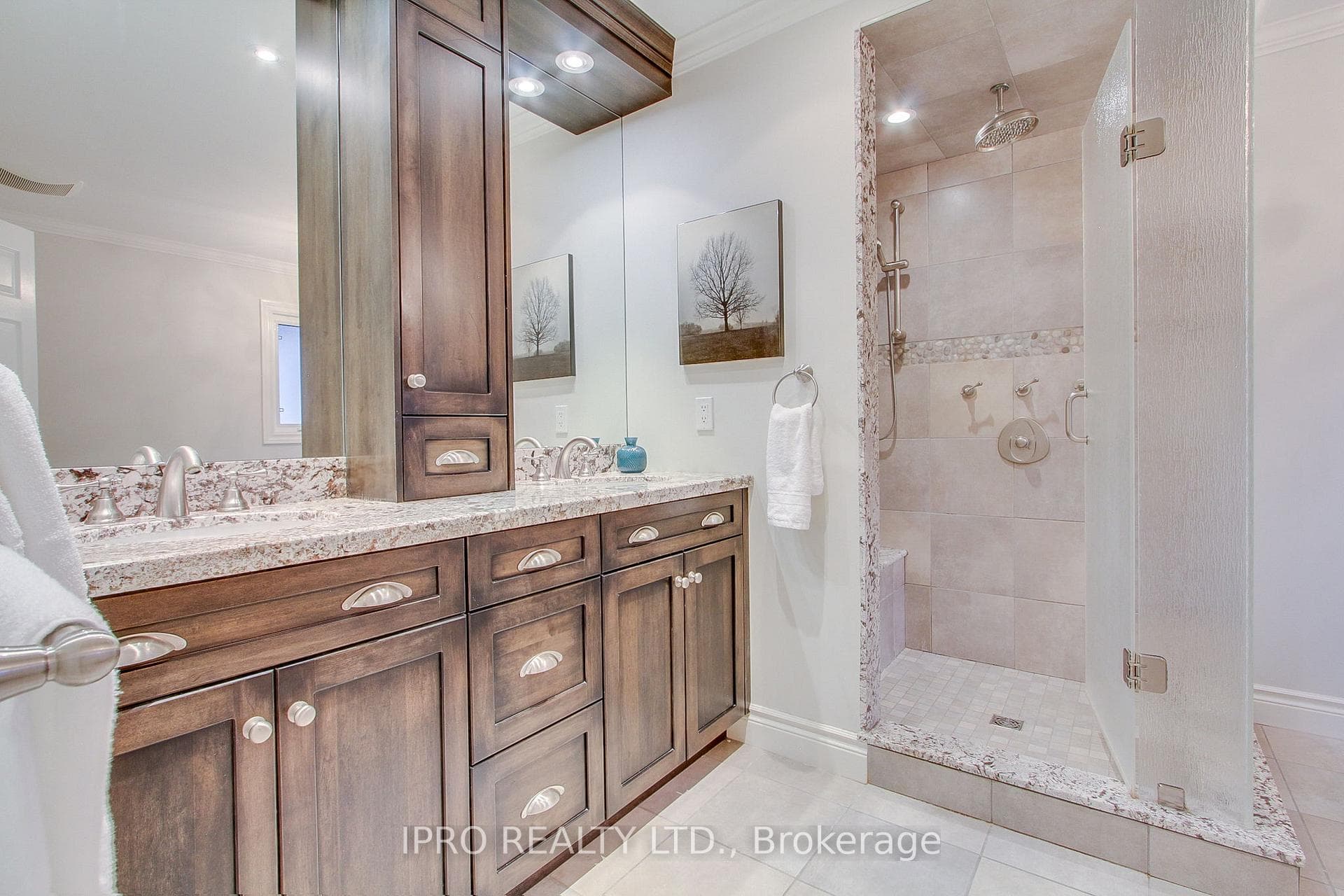 Ensuite Custom Vanities
