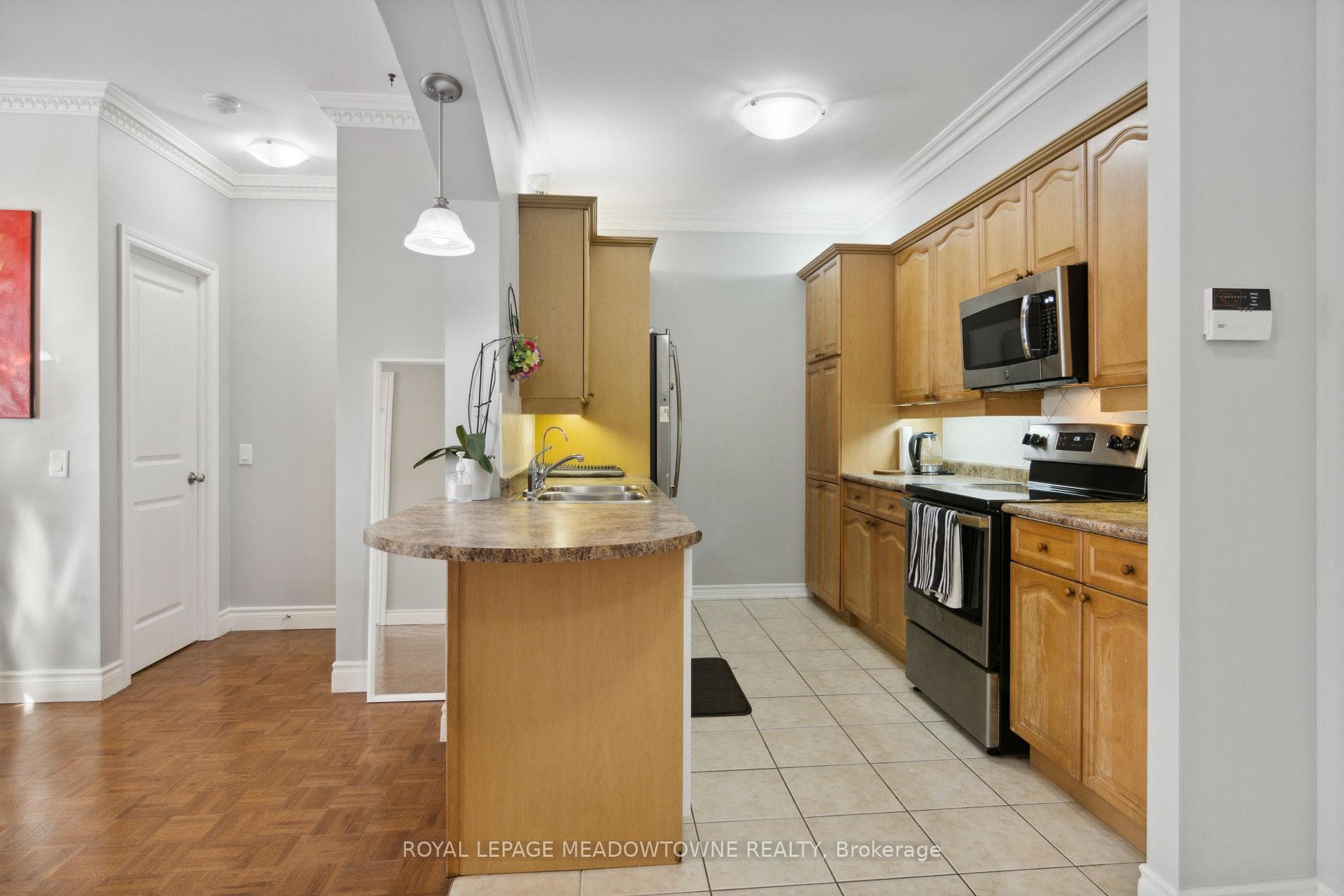 9519 Keele Street Unit 223 photo 7