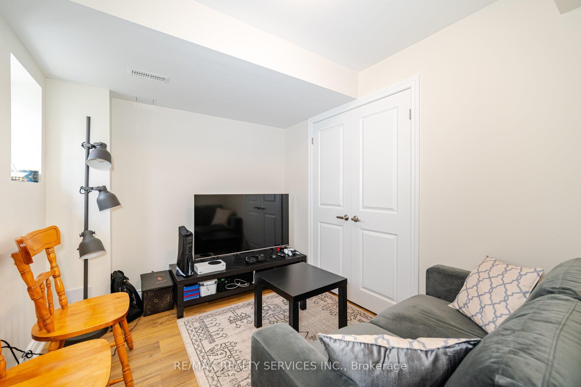 27 Bachelor Street photo 34