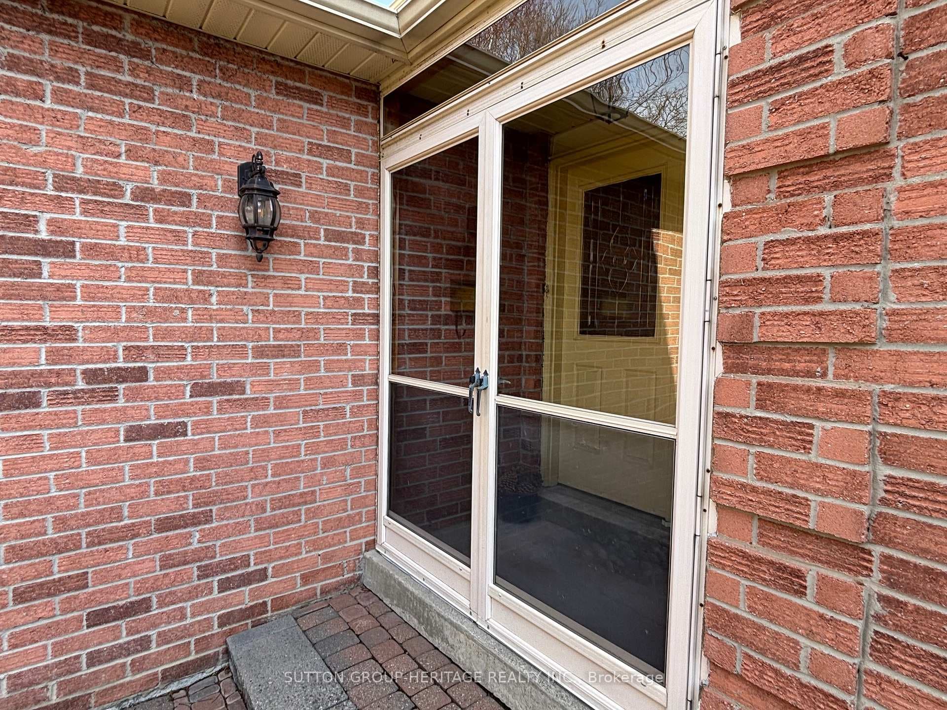 19 Sawyer Crescent photo 2