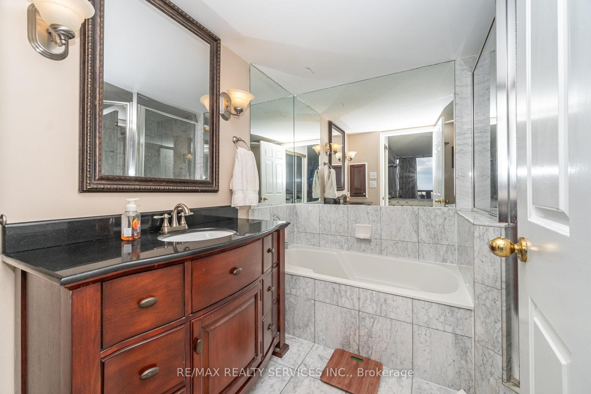 22 Hanover Road Unit 1502 photo 19