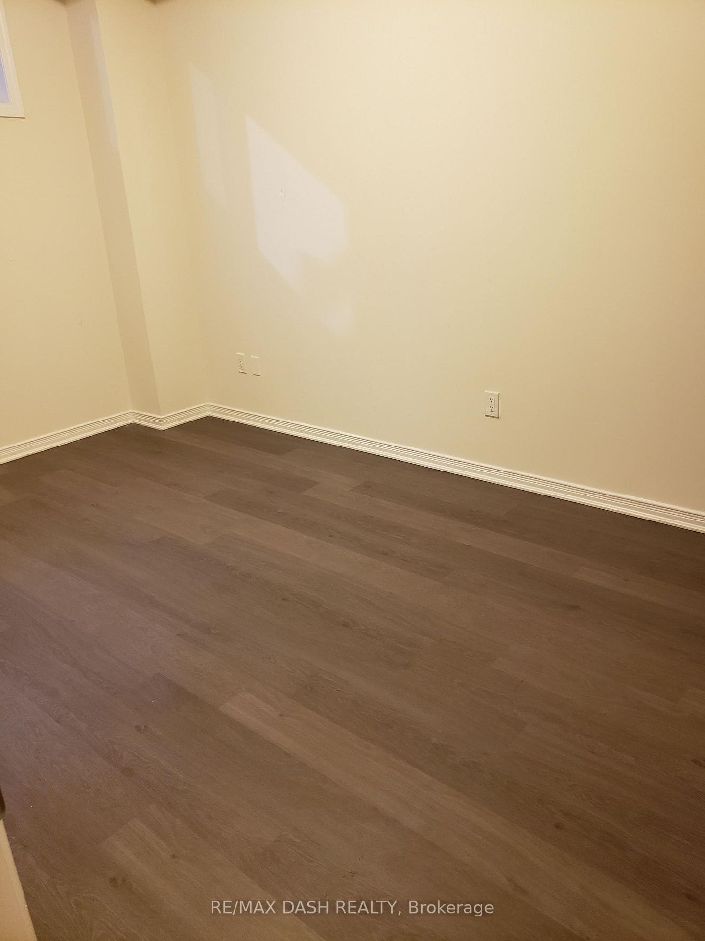 1100 Briar Hill Avenue Unit 107 photo 8