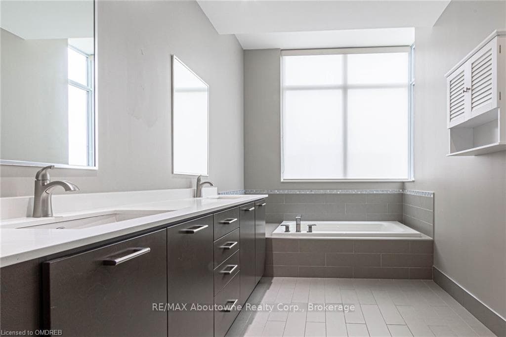 2470 PRINCE MICHAEL Drive Unit PH03 photo 25