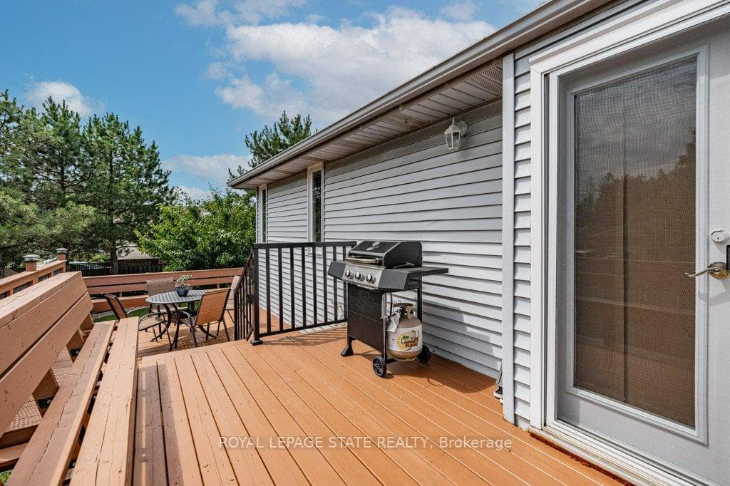 48 McMaster Drive photo 31