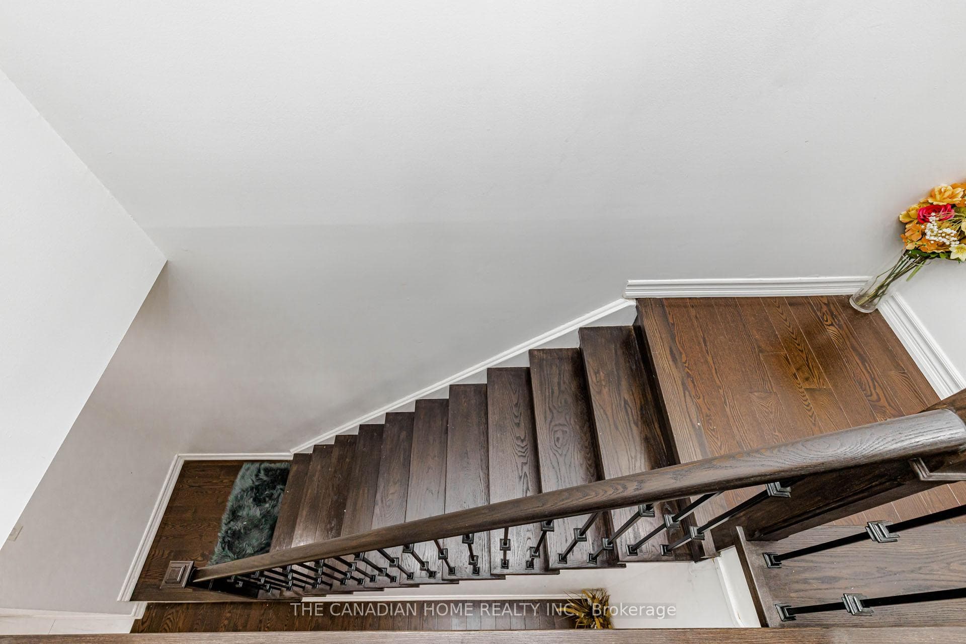 67 BIGHORN Crescent photo 24