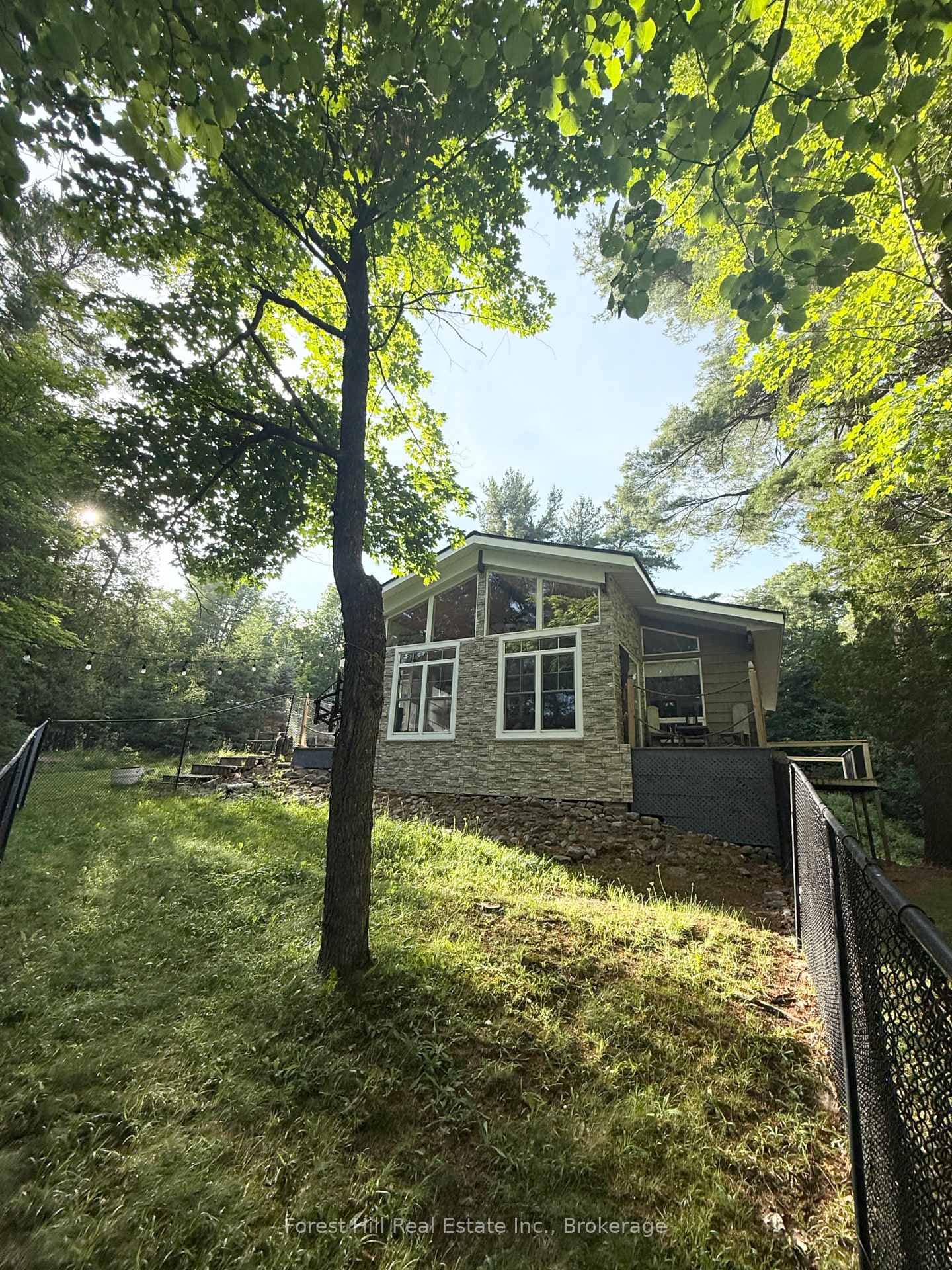935 Limberlost Road photo 5