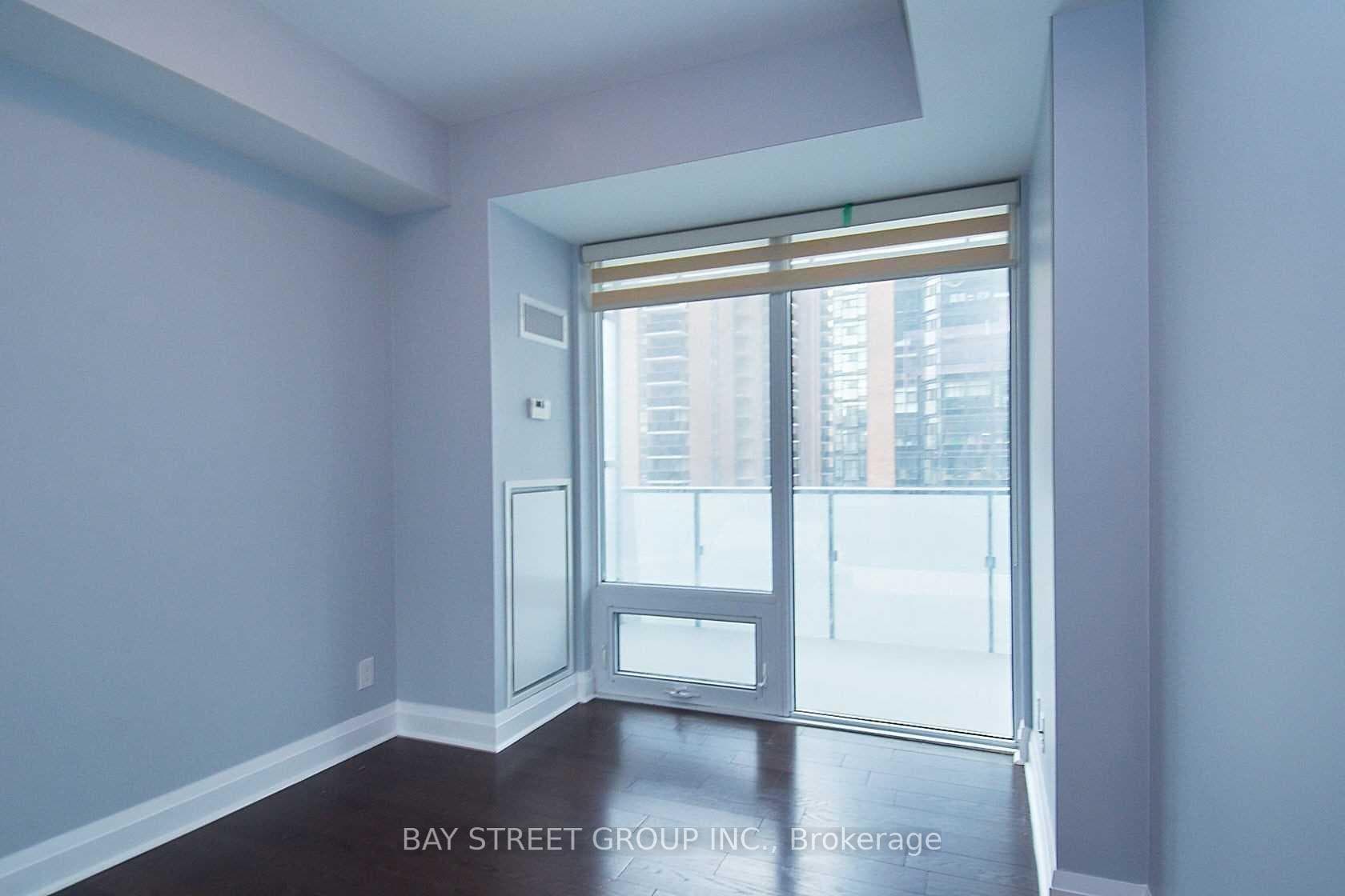1080 Bay Street Unit 510 photo 5