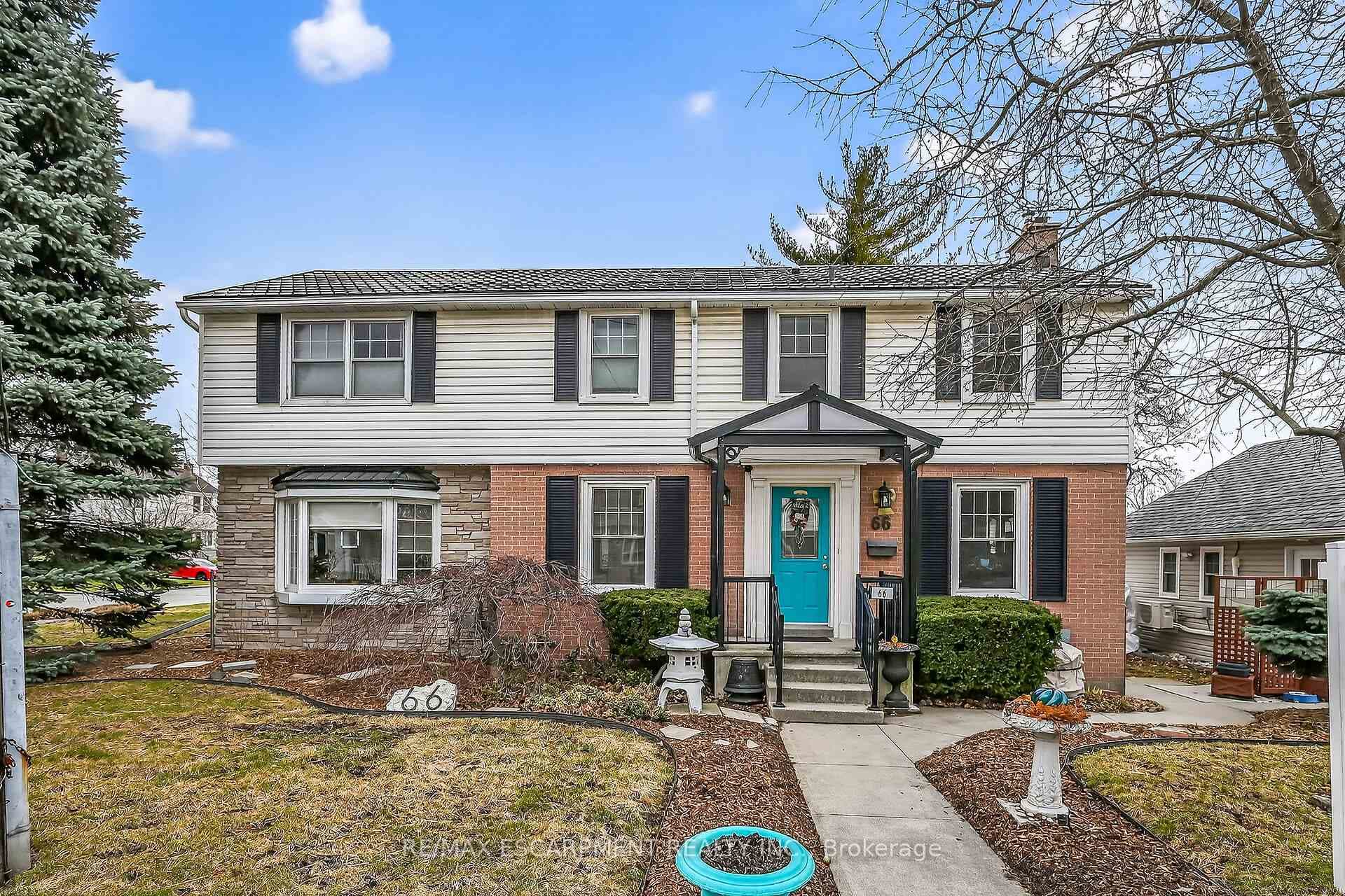 66 Arcade Crescent photo 1
