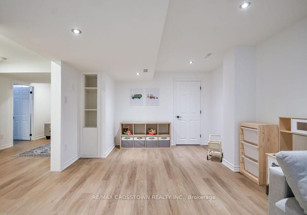 14 Fred Silvester Road photo 40