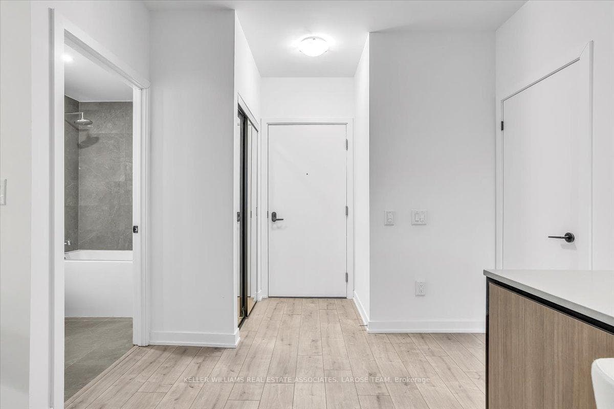 215 Lakeshore Road Unit 205 photo 21