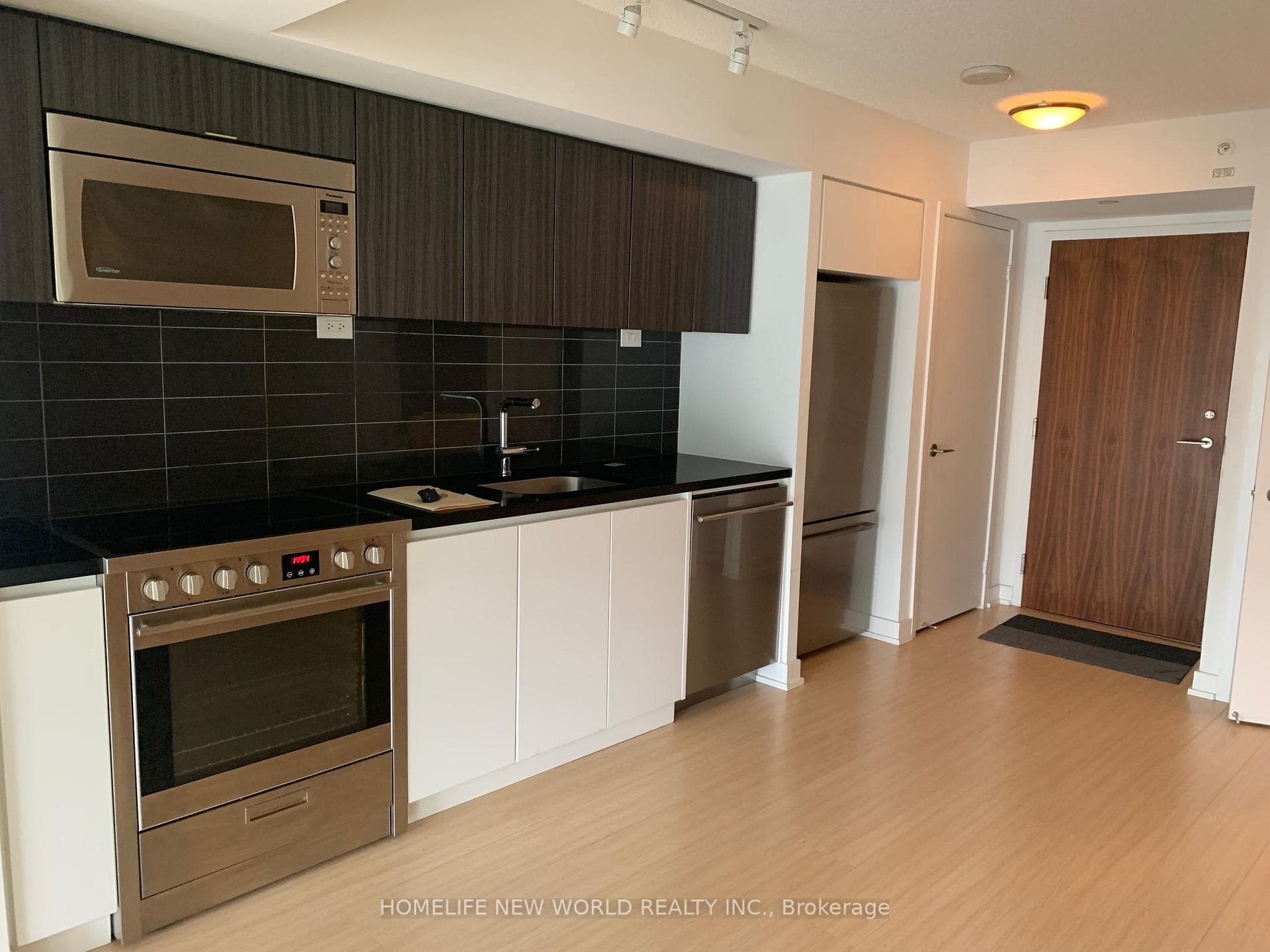 85 Queens Wharf Road Unit 715 photo 2