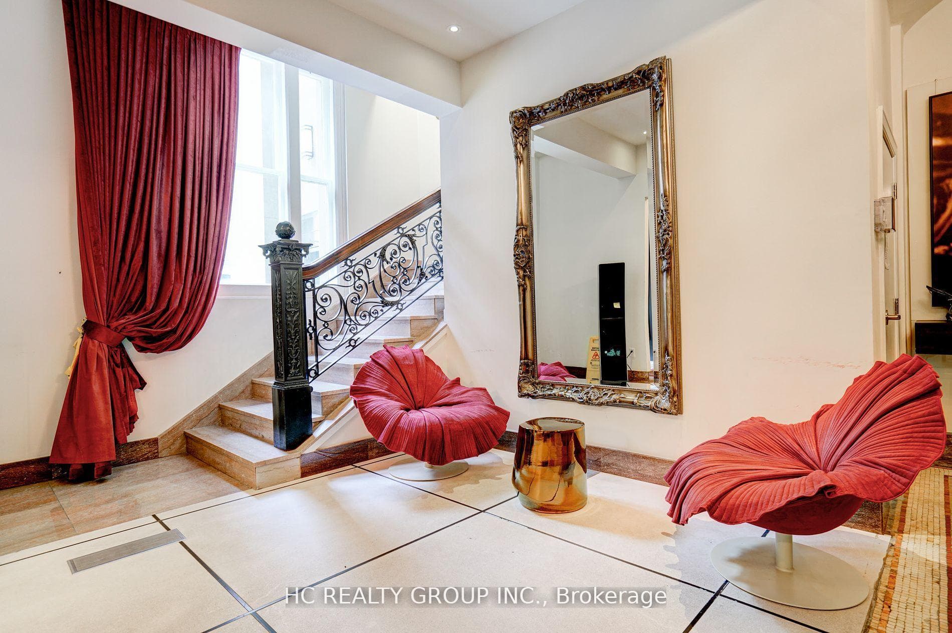 197 Yonge Street Unit 4011 photo 4