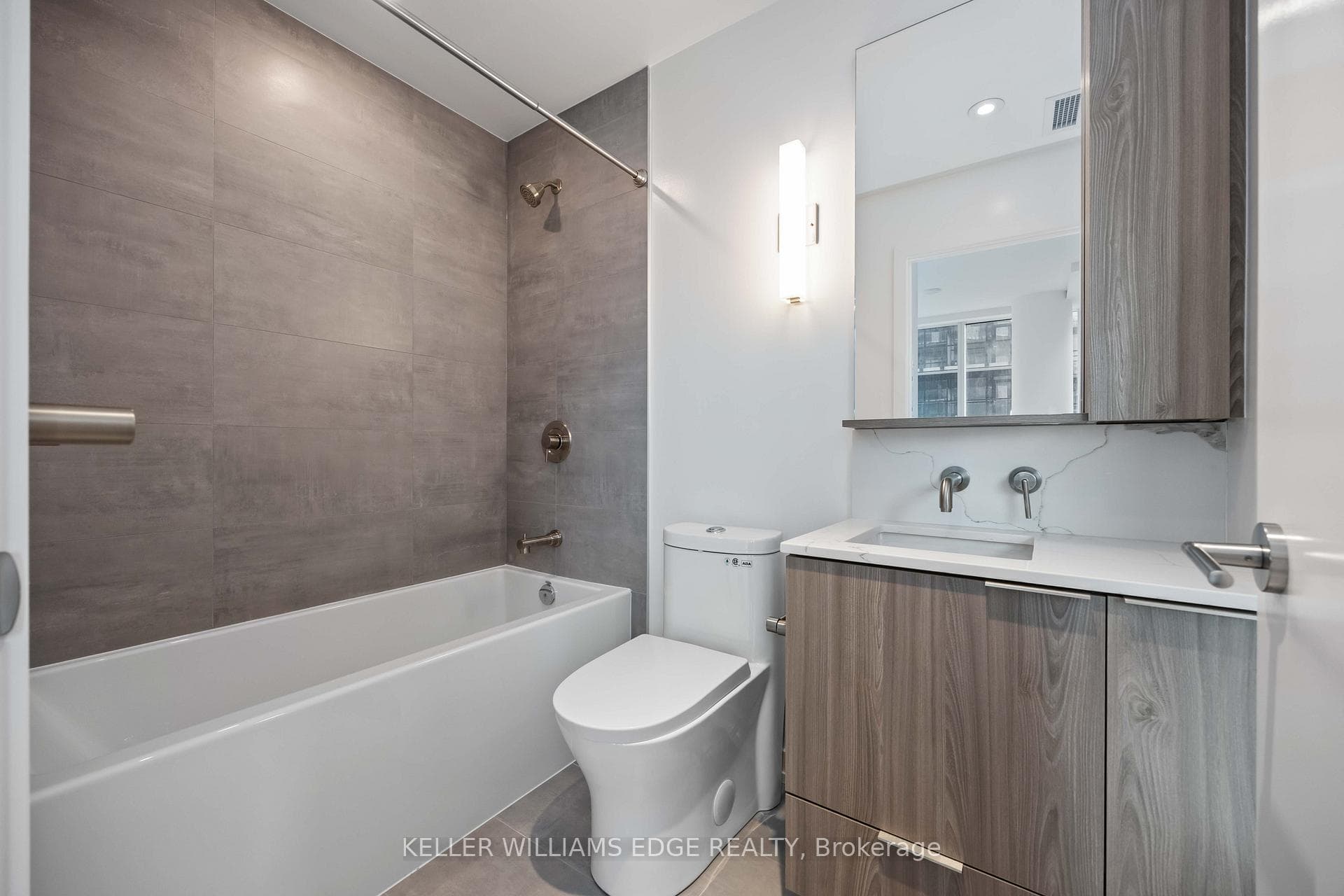 4 piece Ensuite