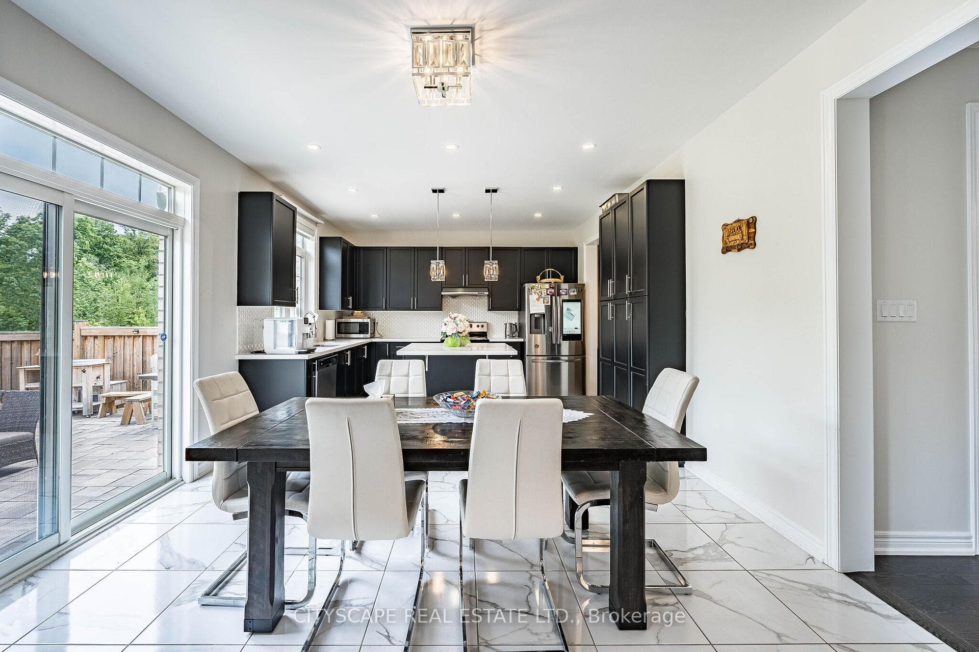 54 Ezra Crescent photo 11