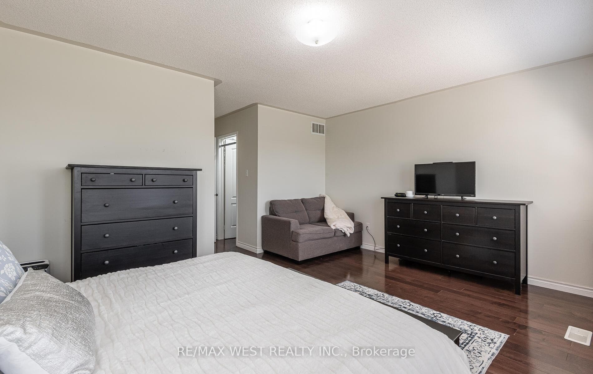 100 Lake Louise Drive photo 24