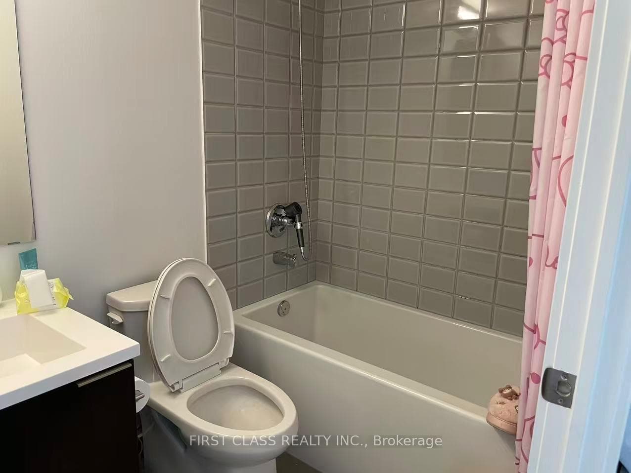 203 college Street Unit 610 photo 2