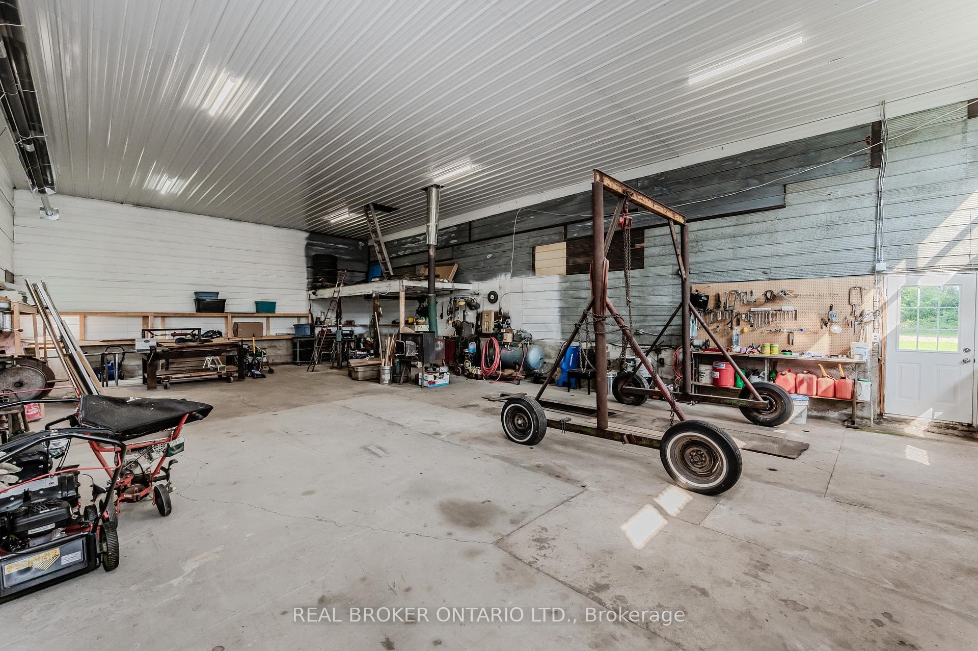 2021 William Street photo 38