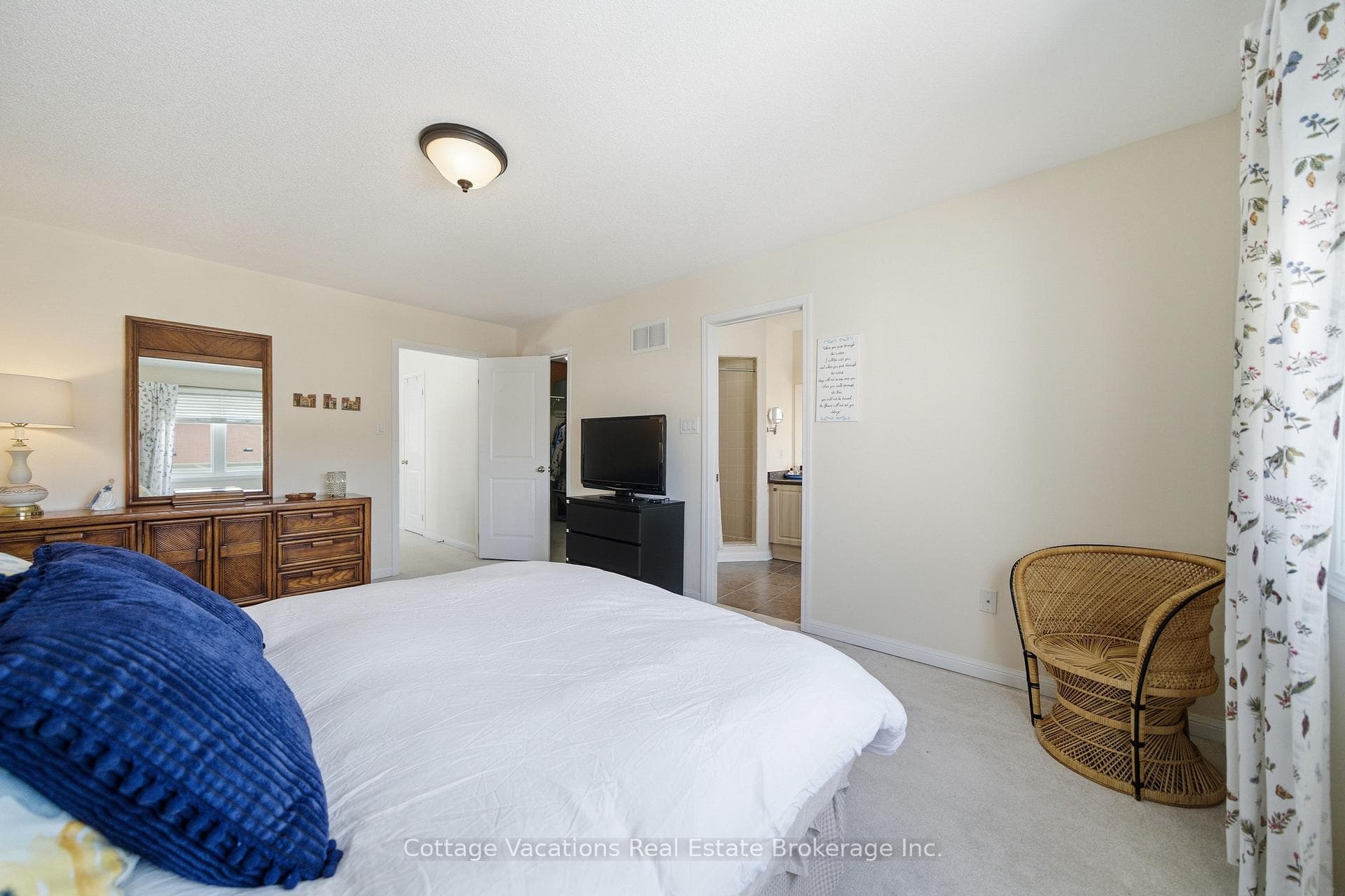 62 Adanac Drive photo 21
