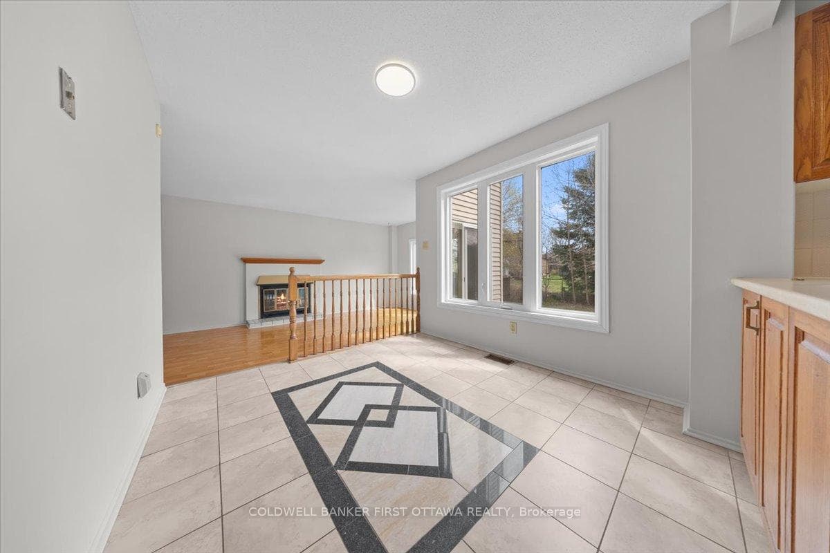 1841 Thistleleaf Crescent photo 12
