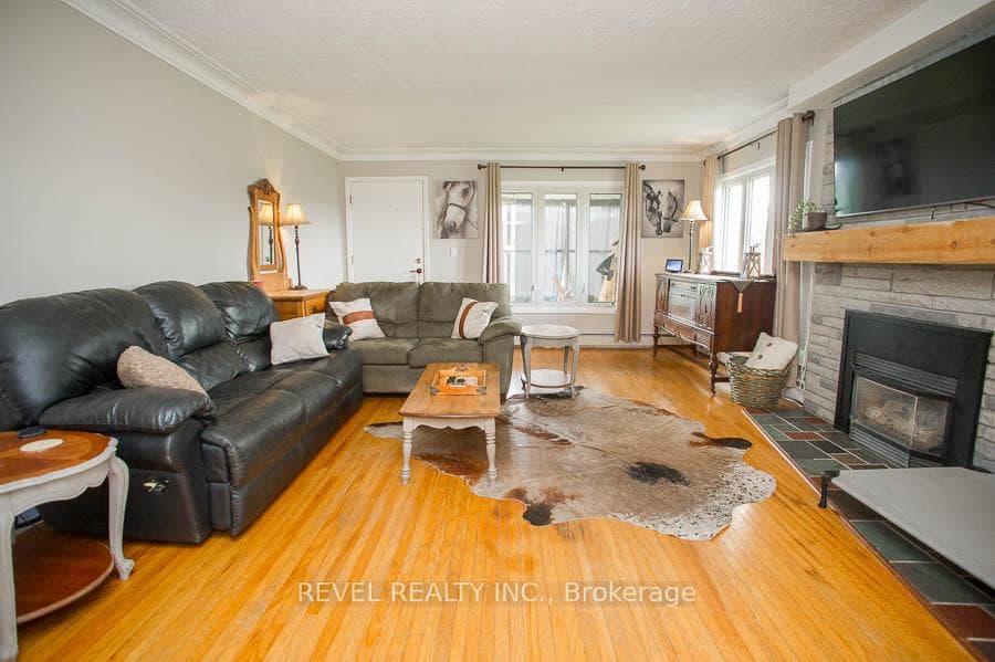 1039 St. John's Road photo 5