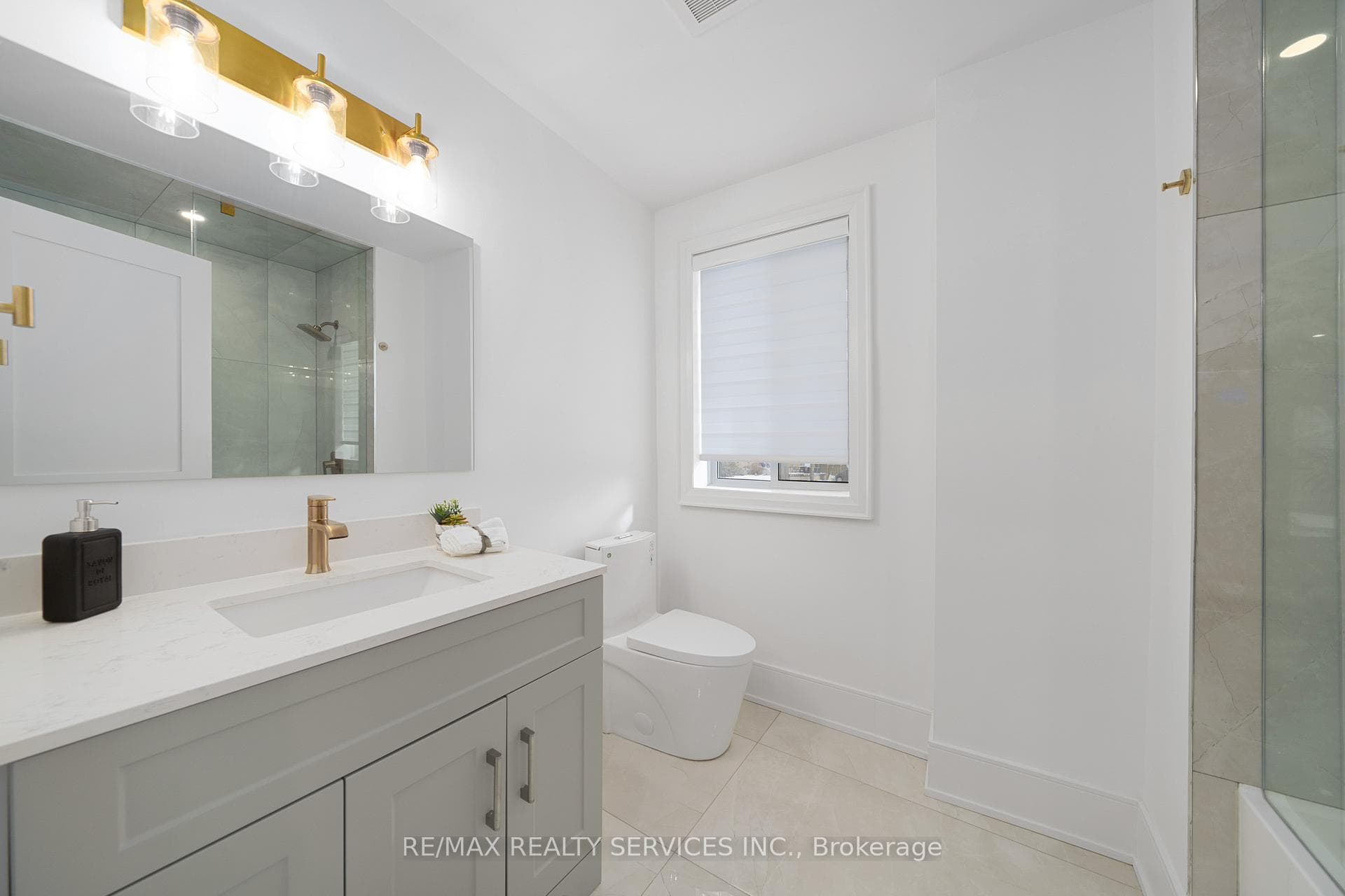 1037 Wayne Place photo 14