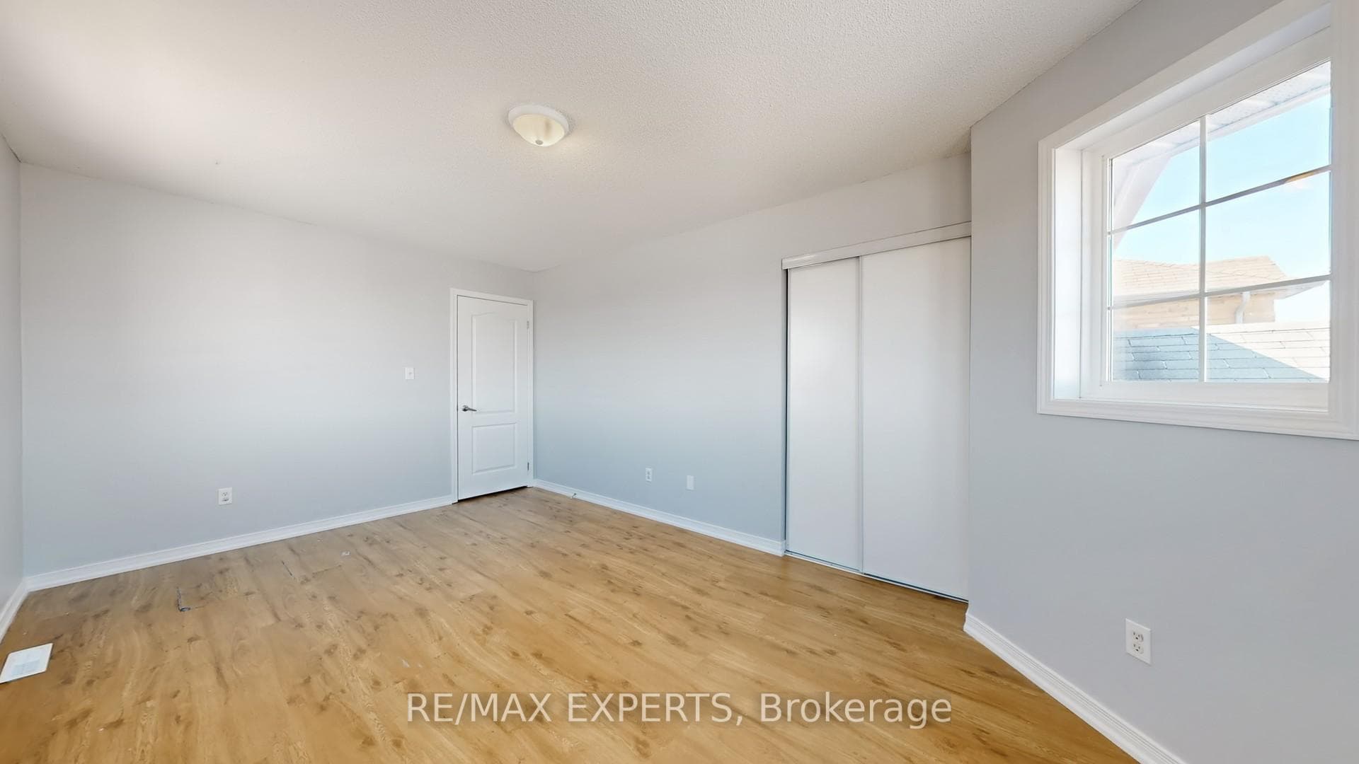 1373 Benson Street photo 28