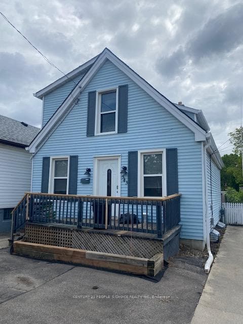 543 Cochrane Road photo 1