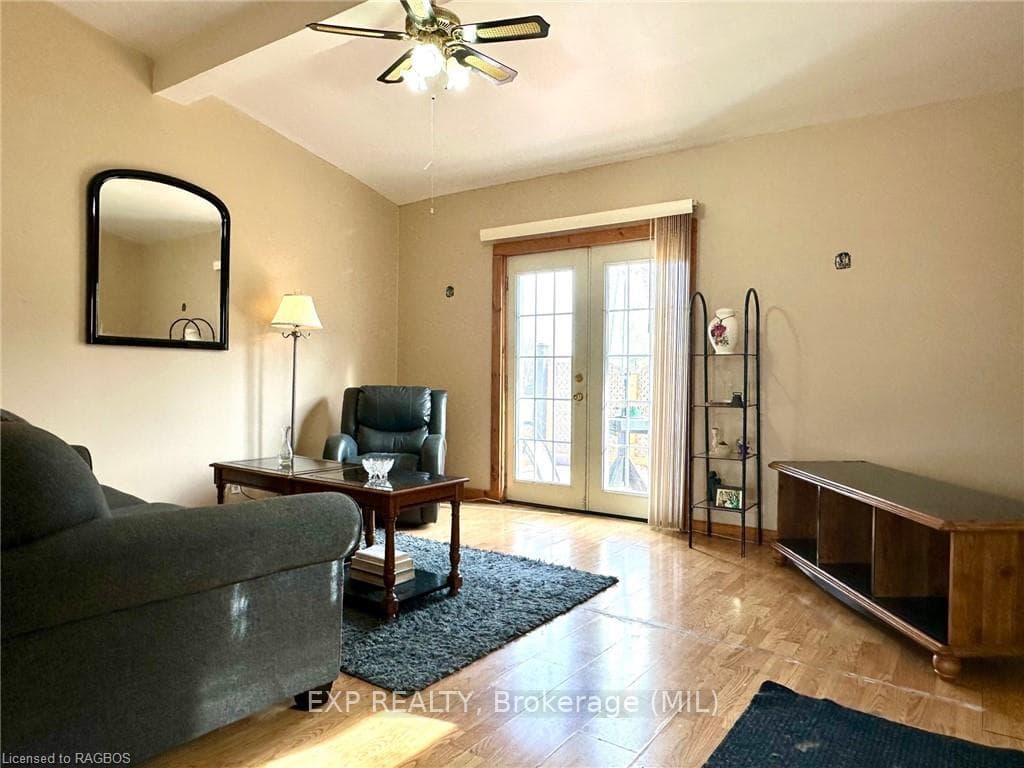 330 AUGUSTA Street photo 9