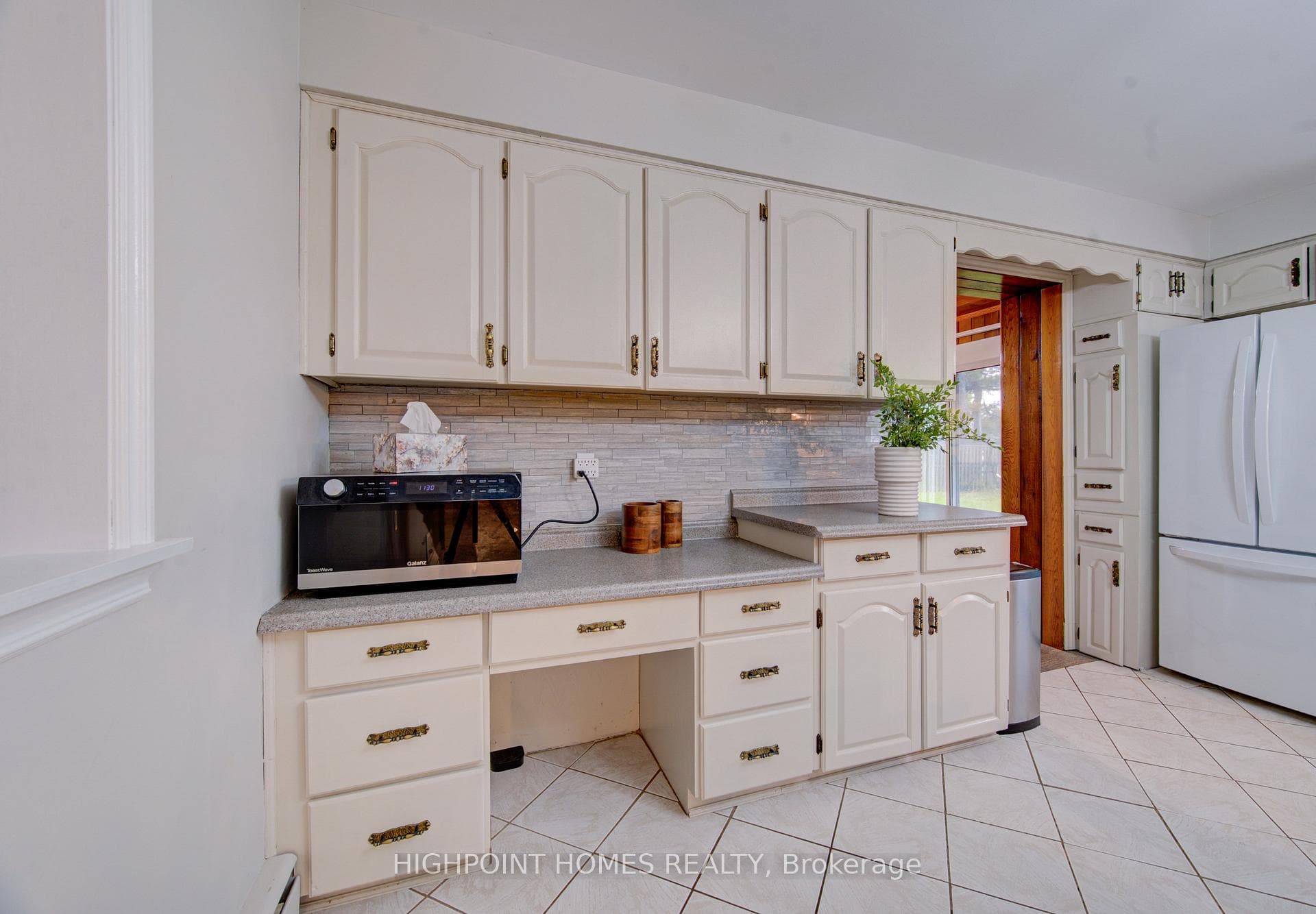 5438 Trafalgar Road photo 25