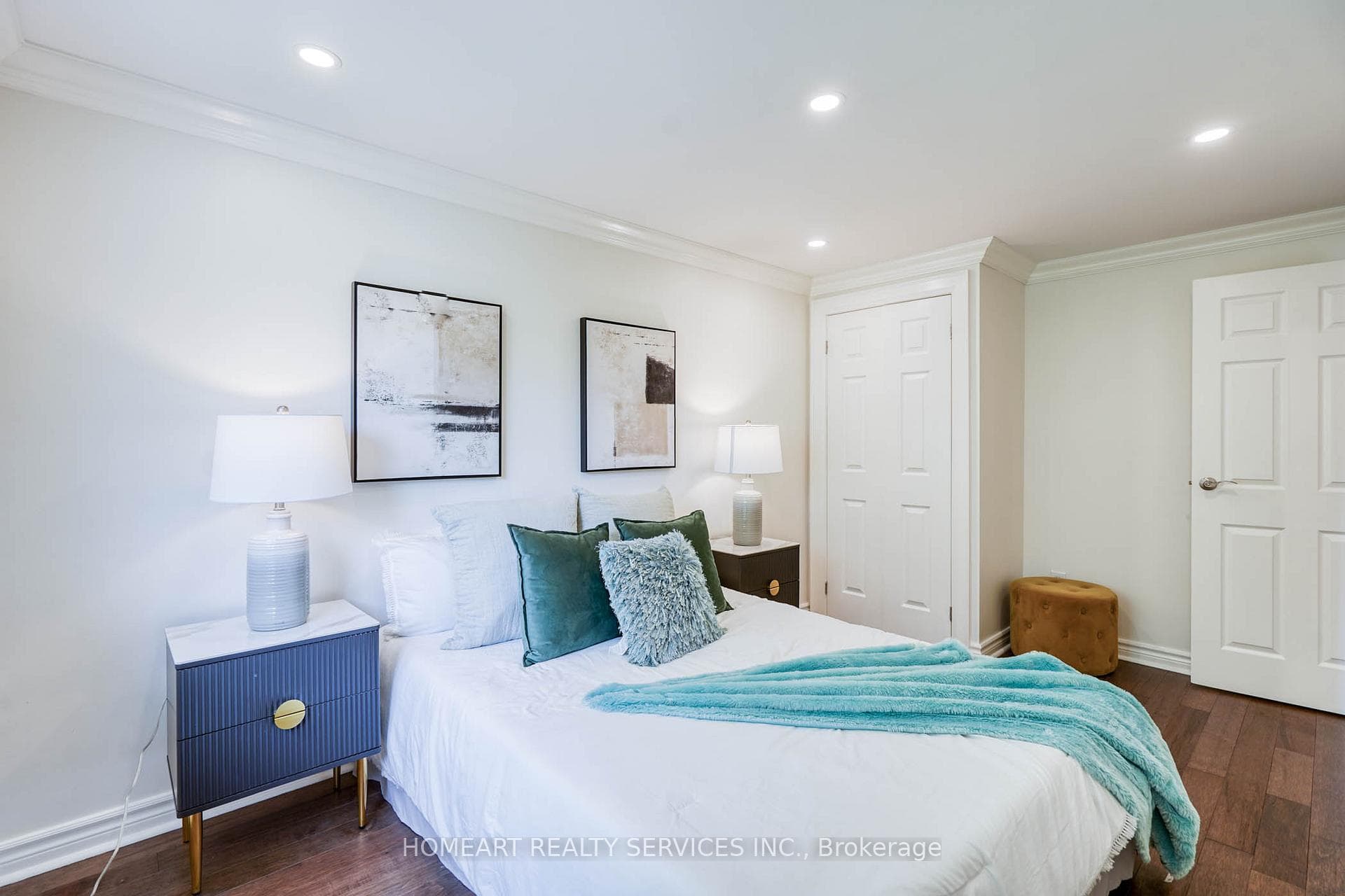 2 Camelot Way photo 25