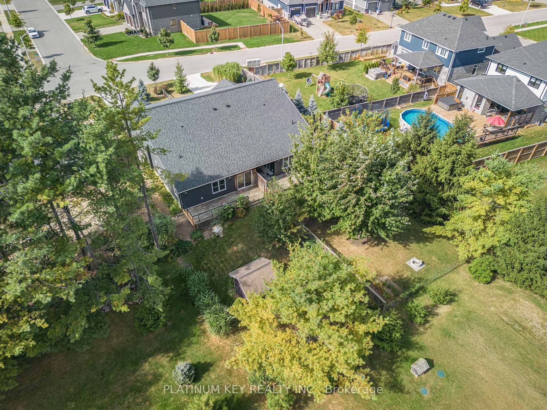 701 & 703 Regent - aerial view backyards