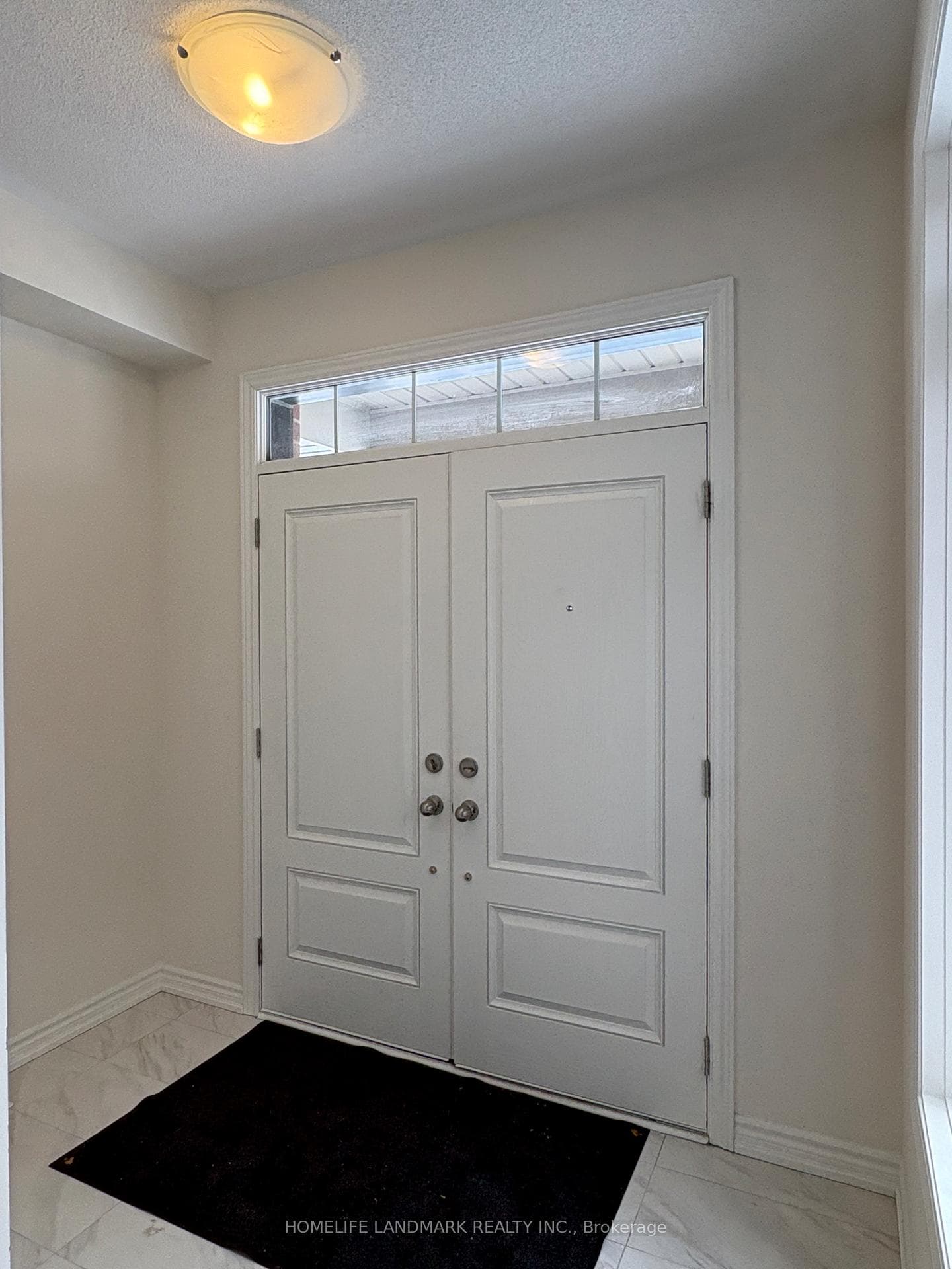 2924 Nakina Street photo 4