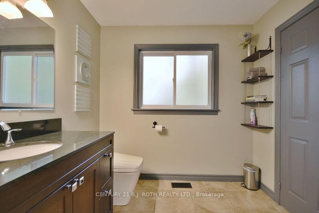 8038 PARK LANE Crescent photo 24