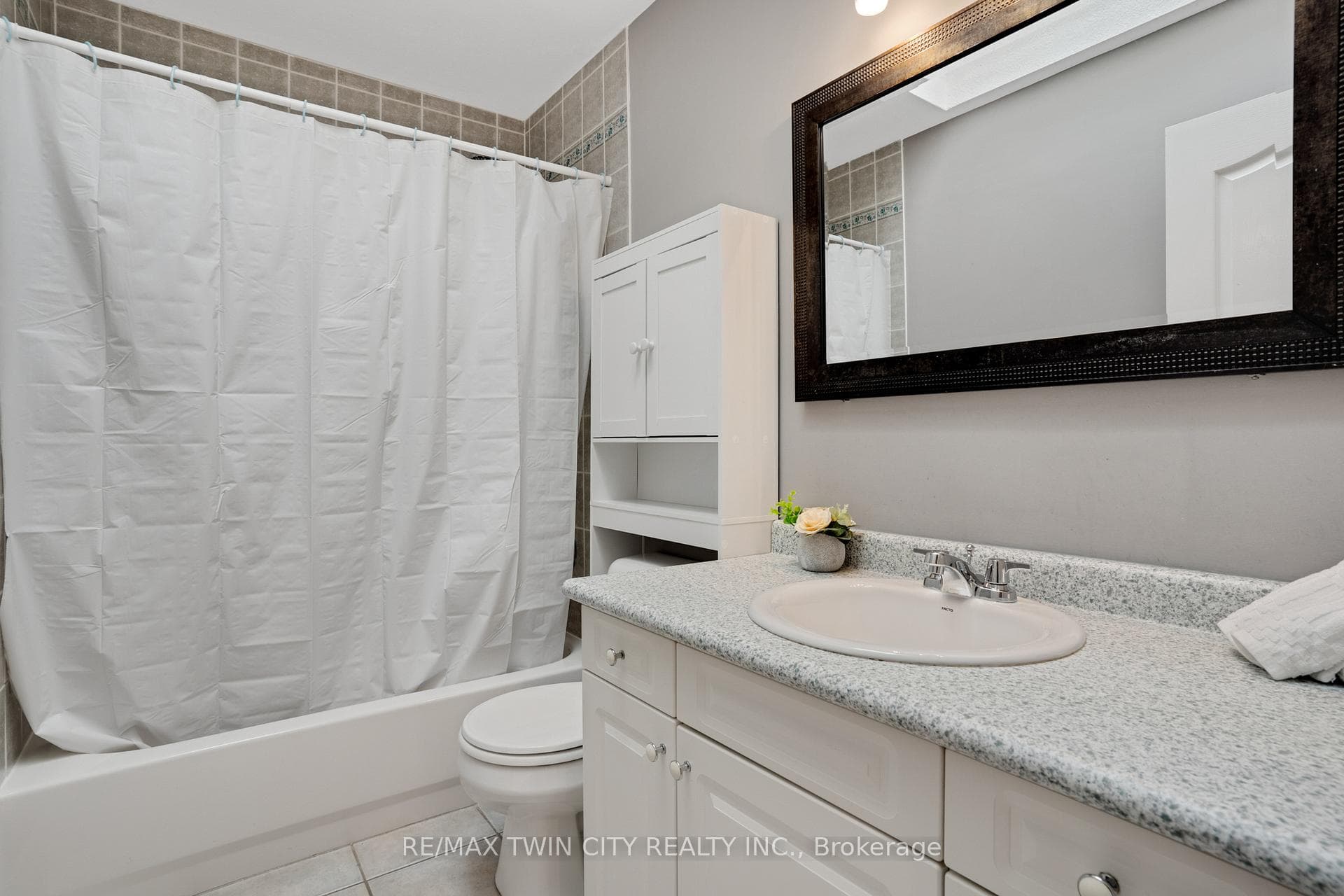 175 Stirling Macgregor Drive photo 21