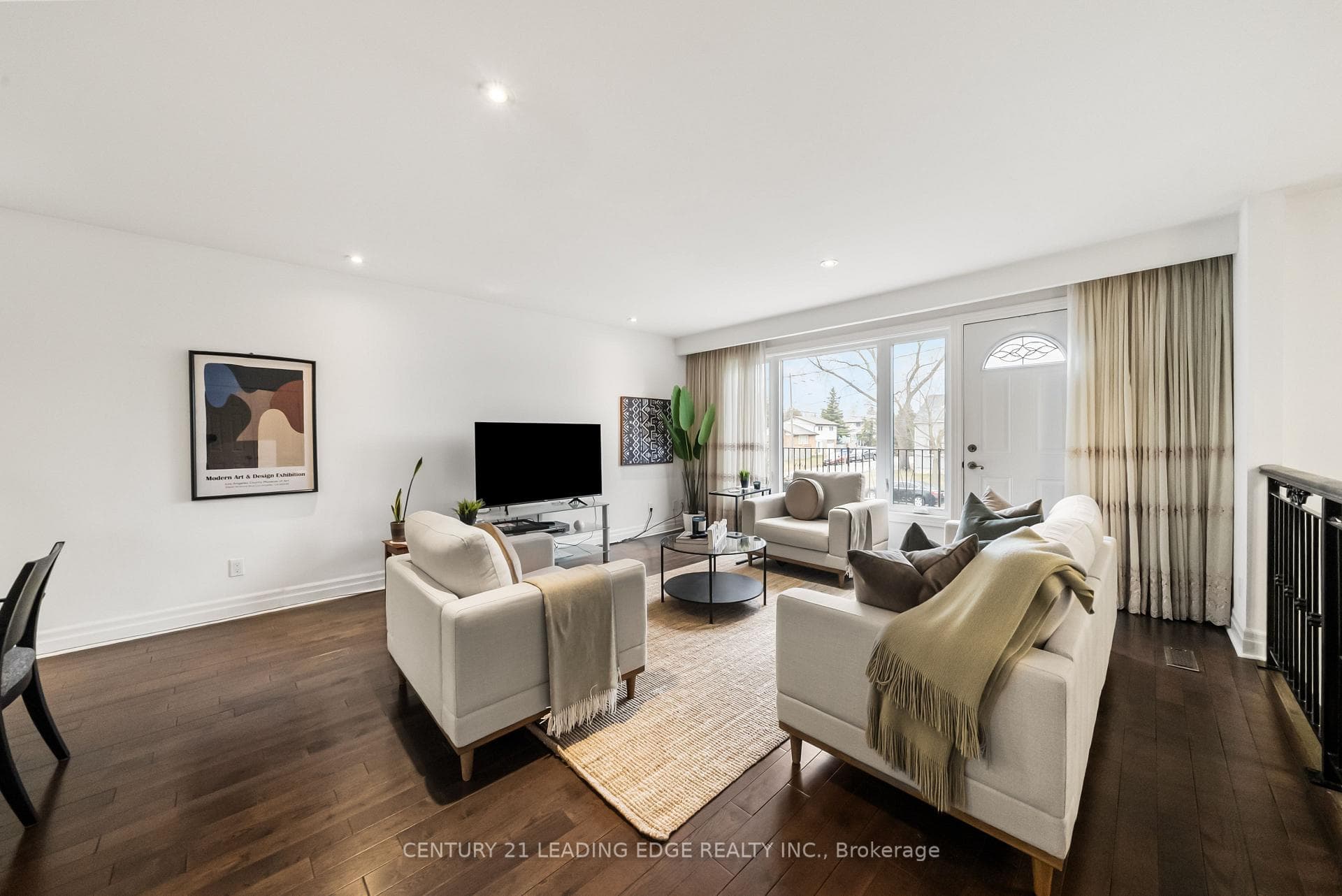 1050 Alexandra Avenue photo 5