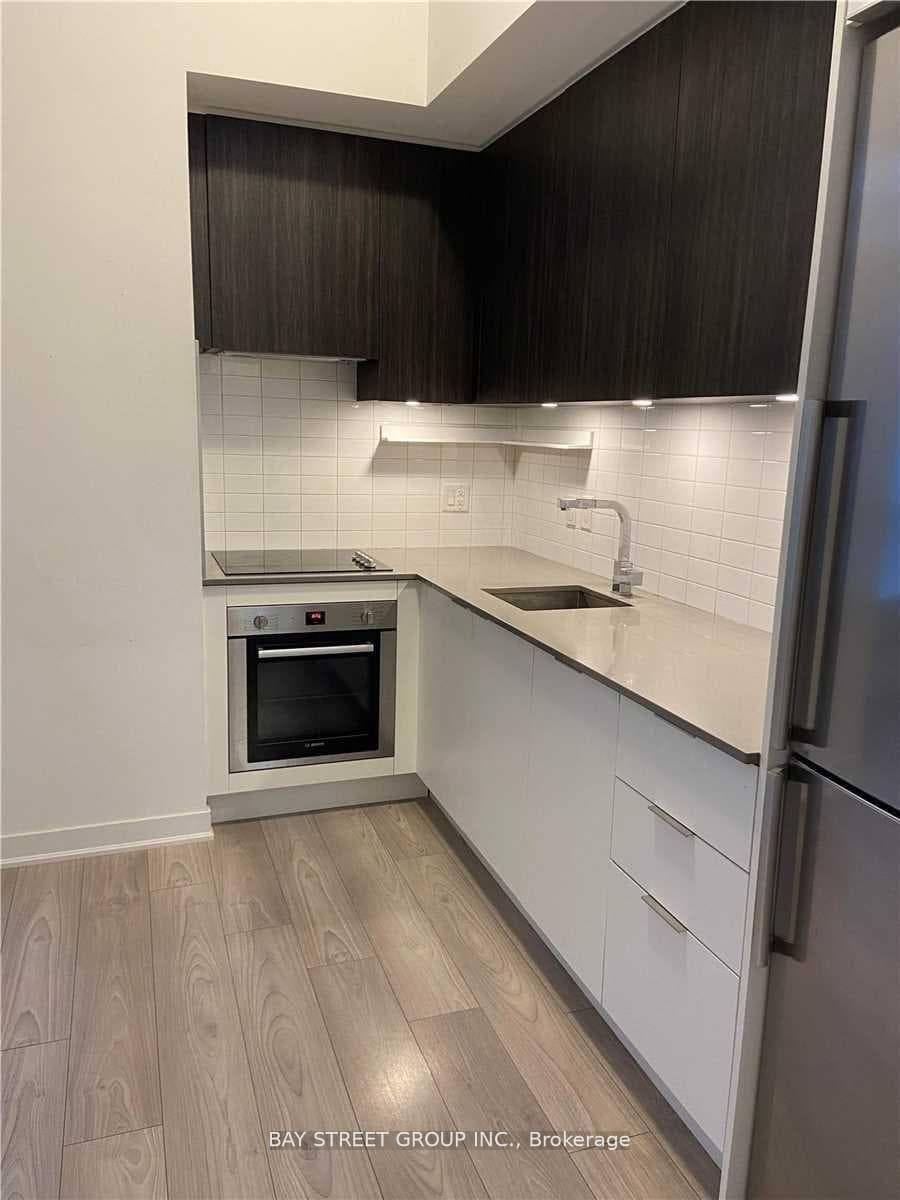 120 Parliament Street Unit 522 photo 7