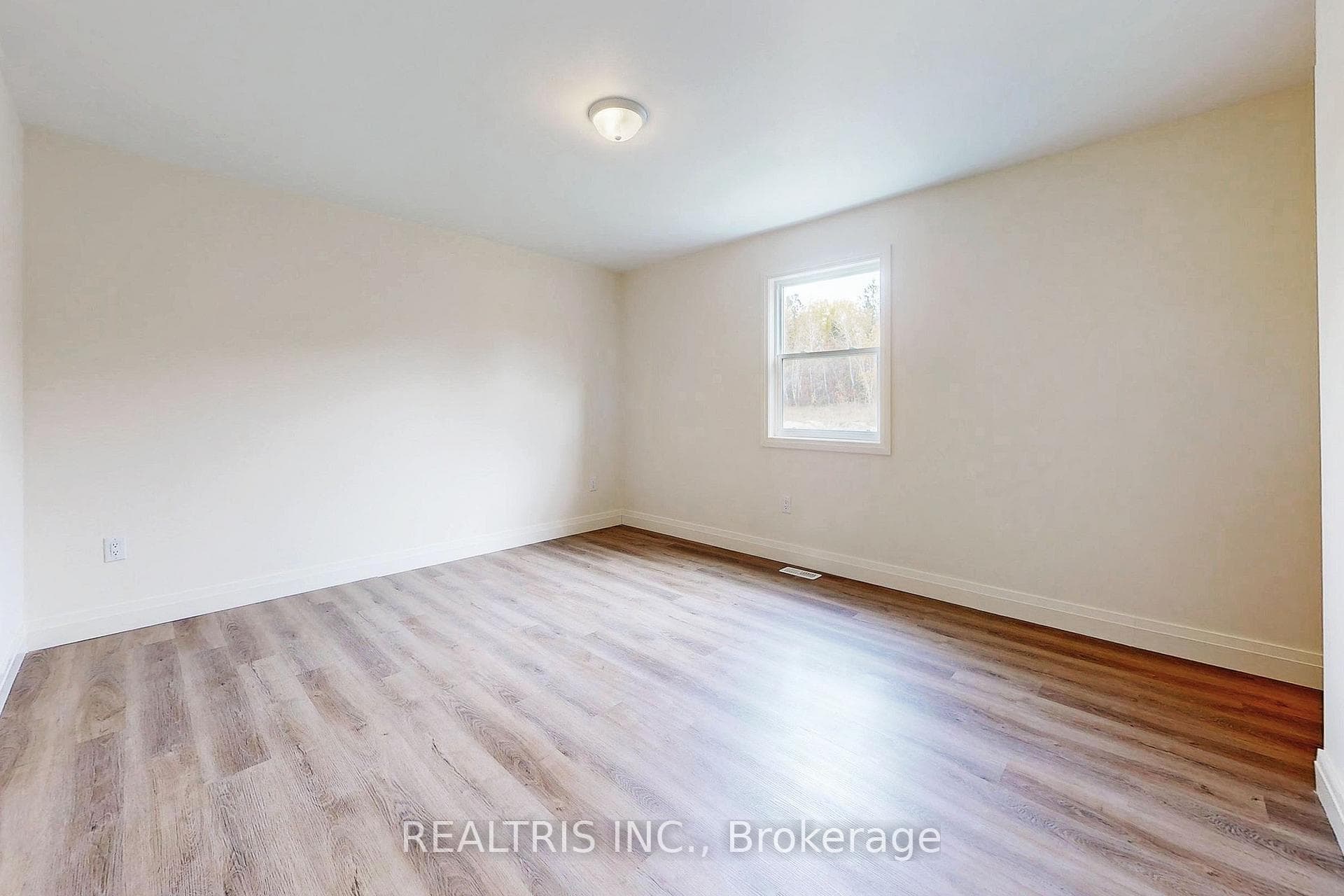 148 Patricia Street photo 20