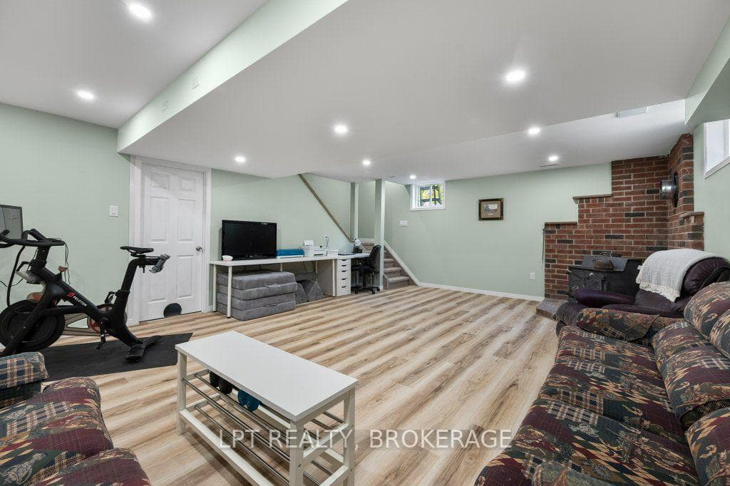 2978 Pine Grove photo 26