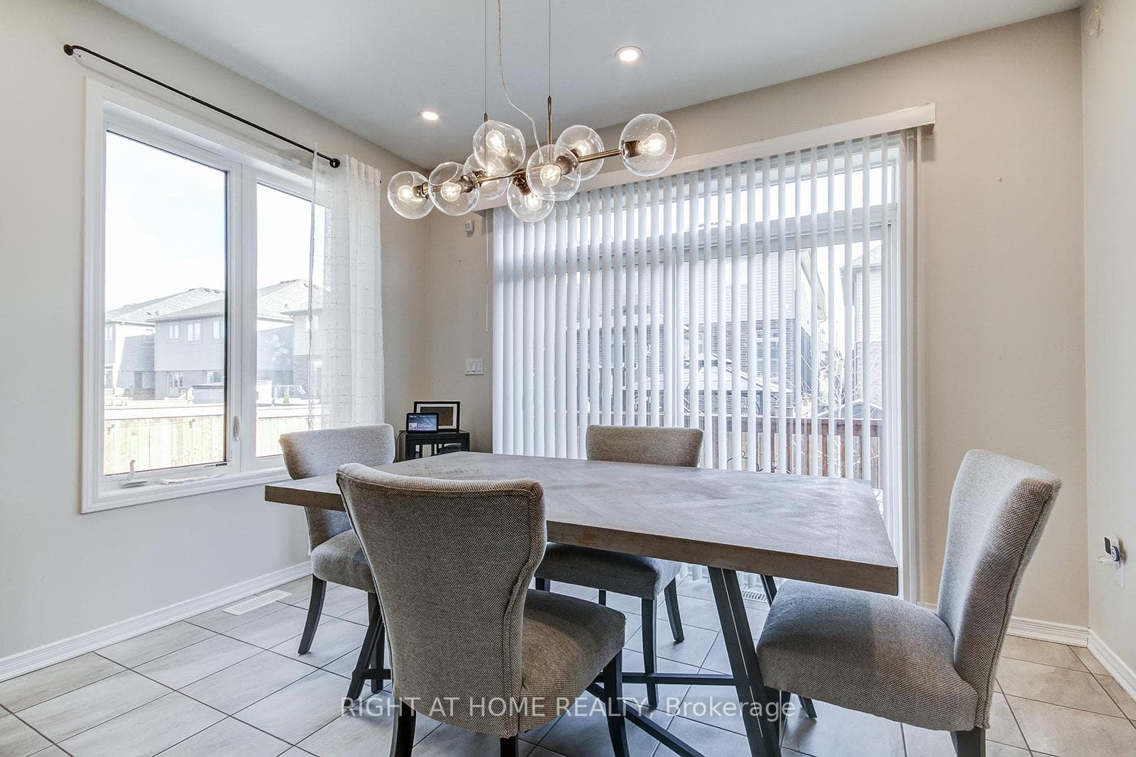 40 Mcwatters Street photo 25