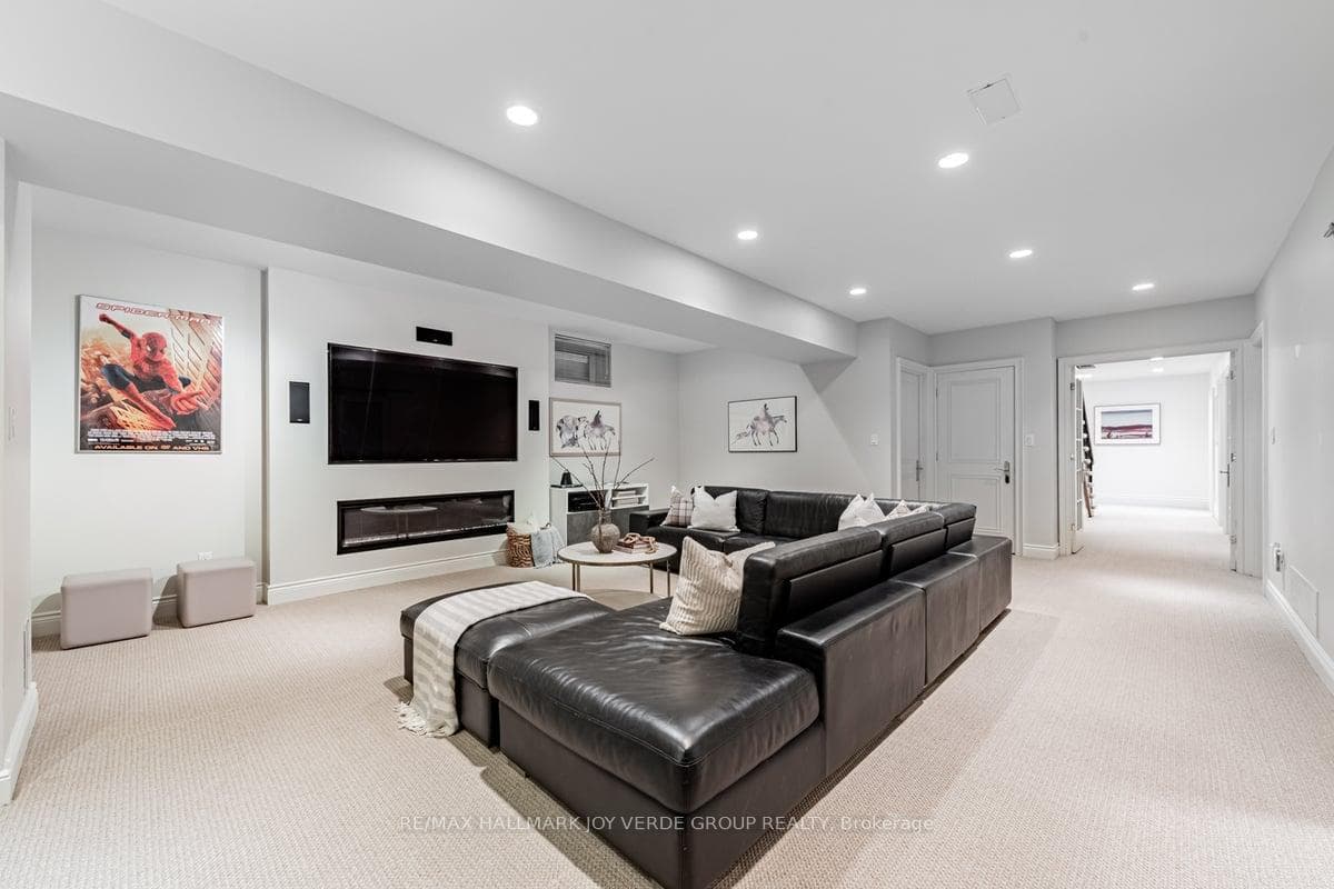 393 Glengrove Avenue photo 20