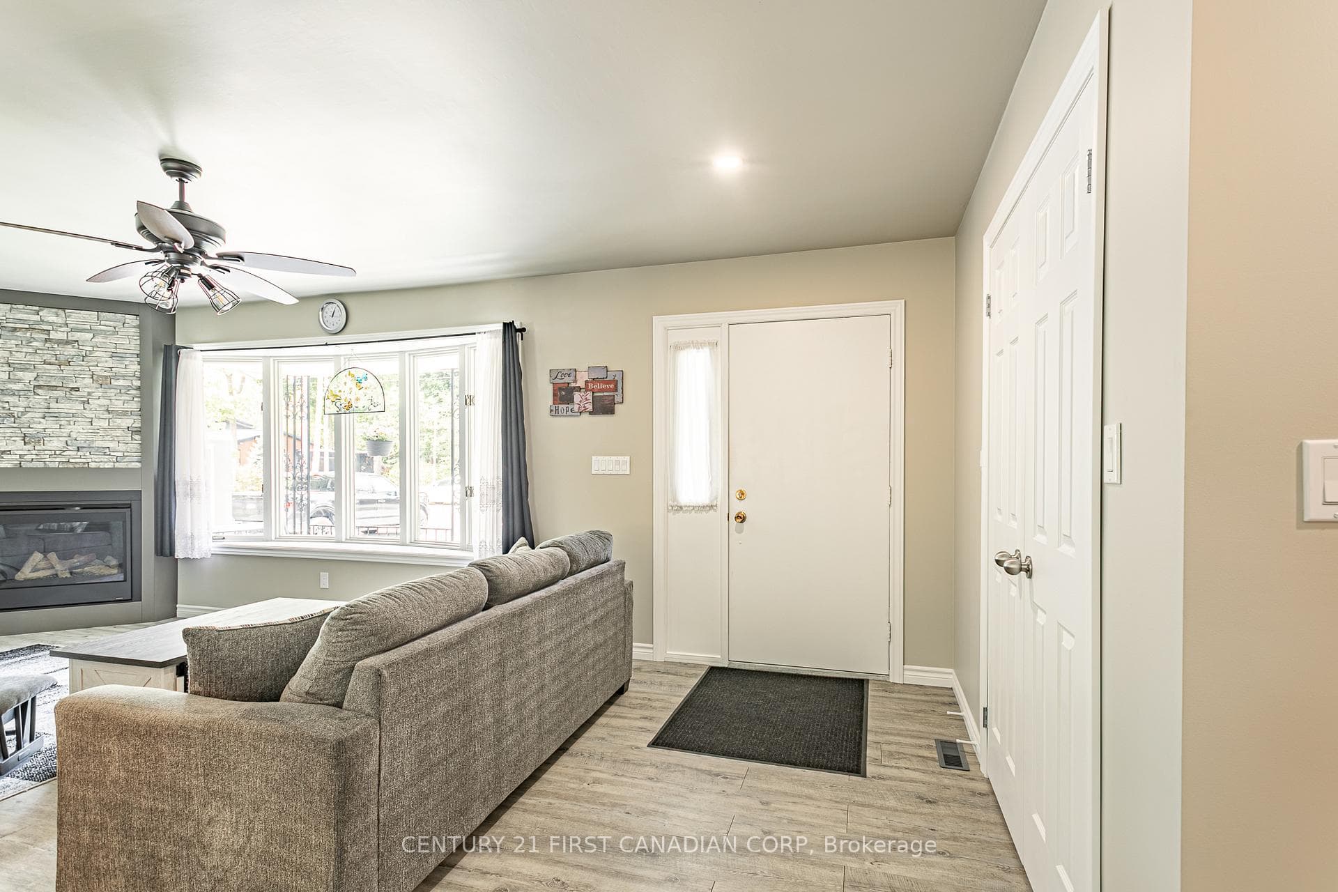 10211 Lakeview Avenue photo 6