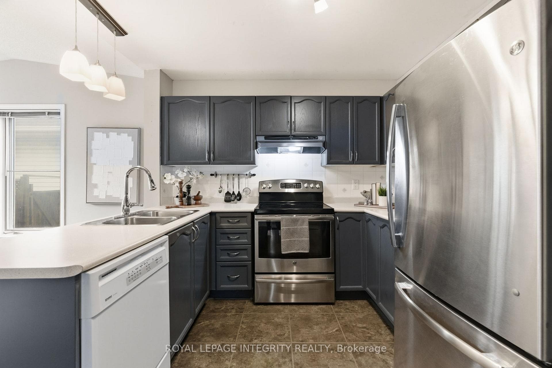 33 Wiltshire Circle photo 22